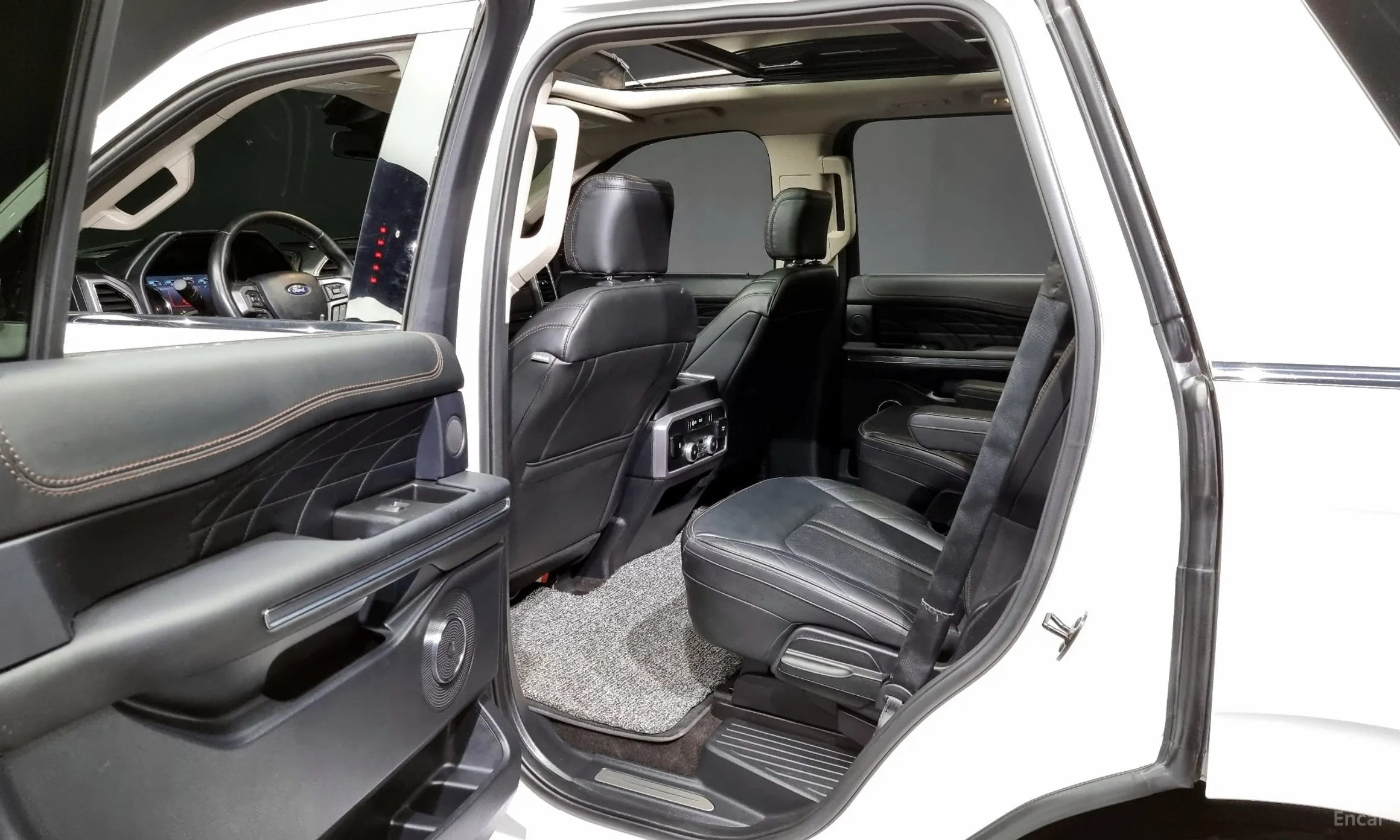 Ford Expedition превью 11