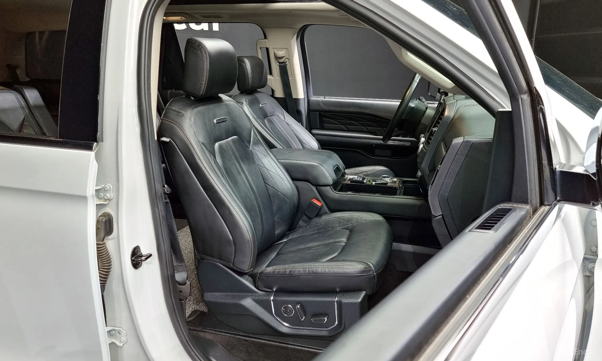 Ford Expedition превью 12