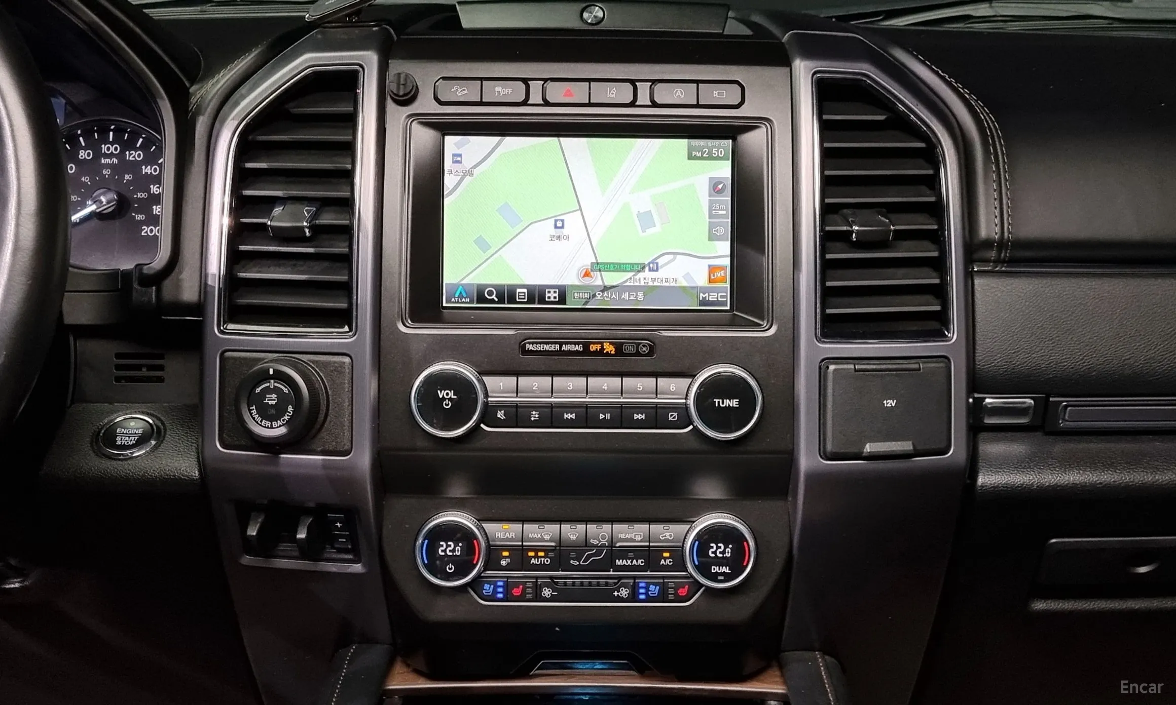 Ford Expedition превью 19