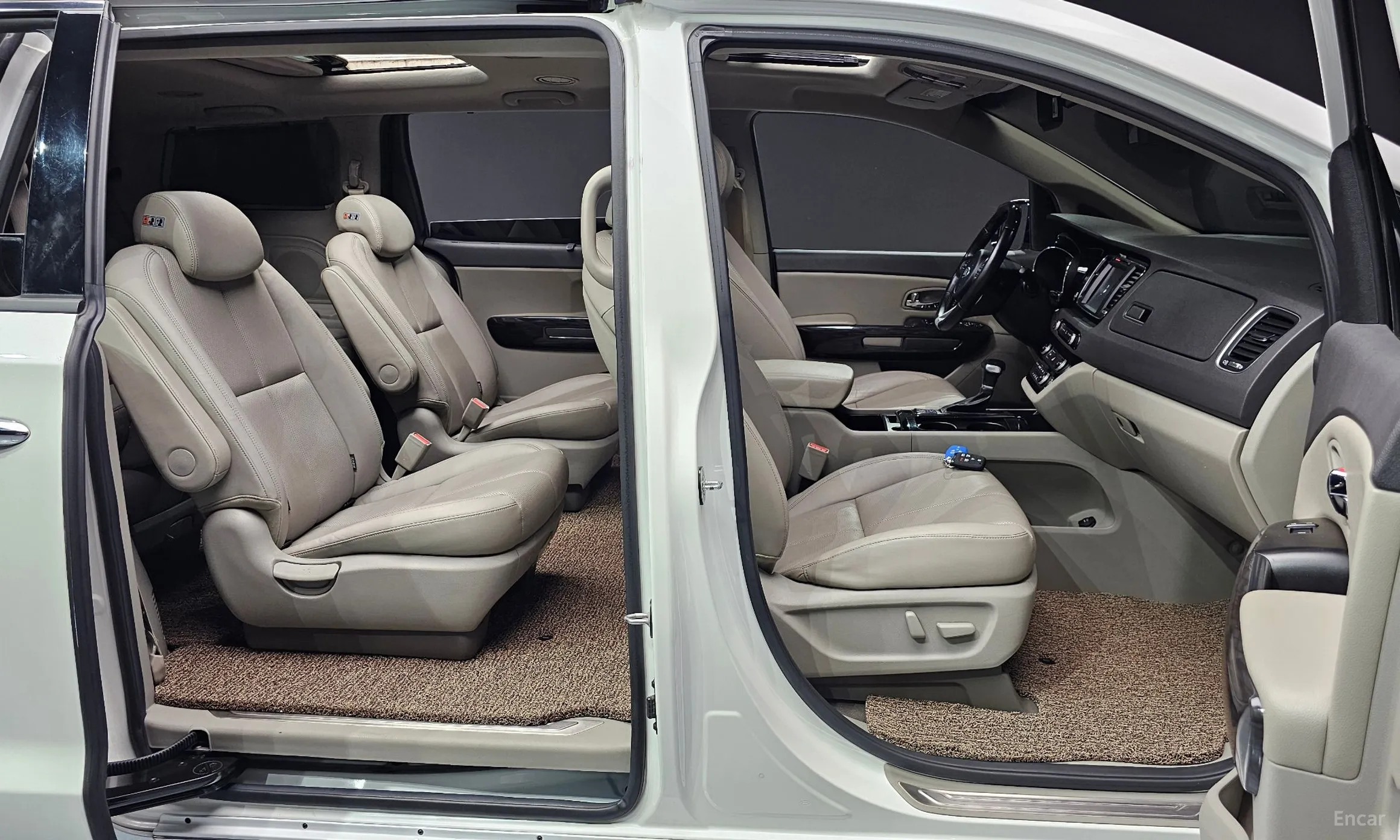 Kia Carnival превью 10