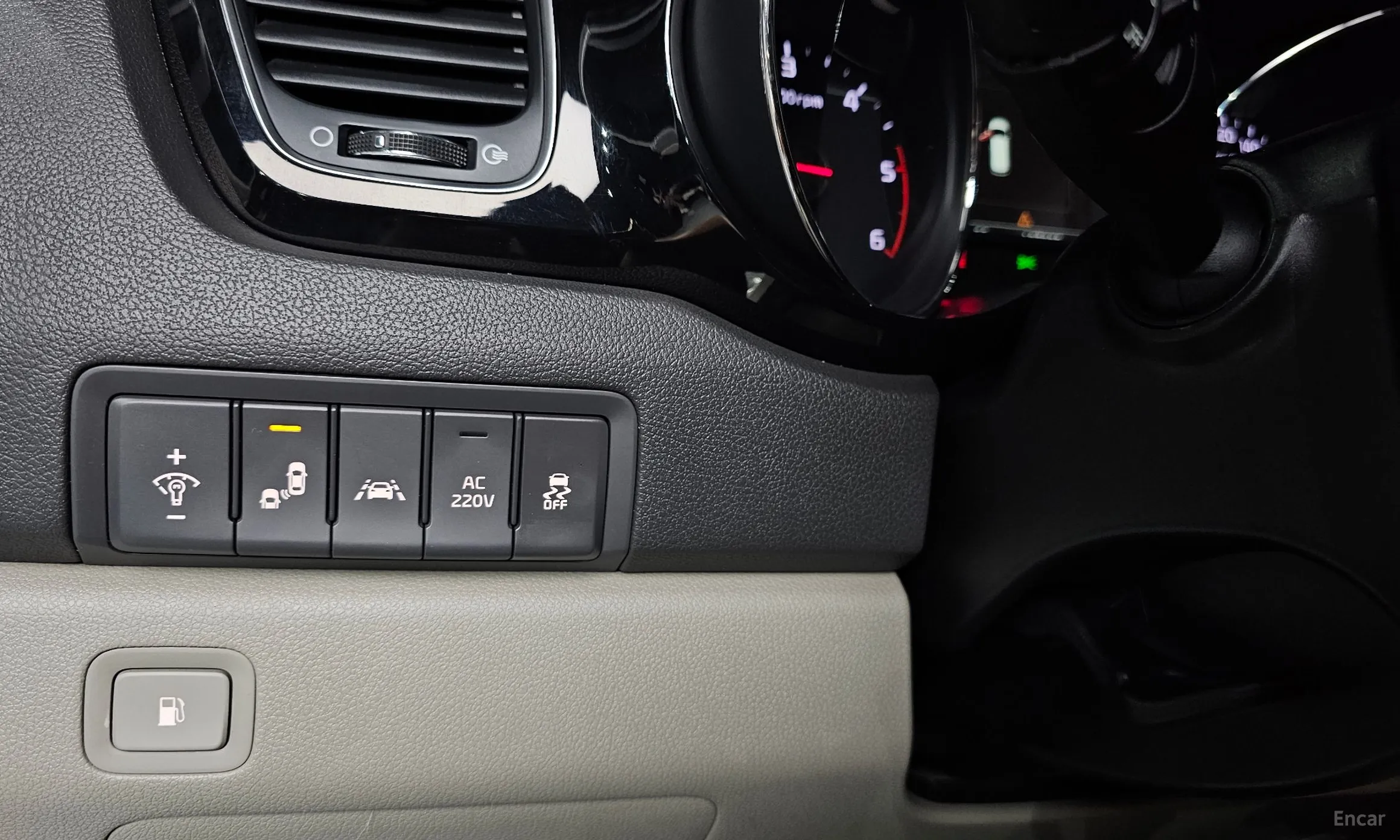 Kia Carnival превью 12
