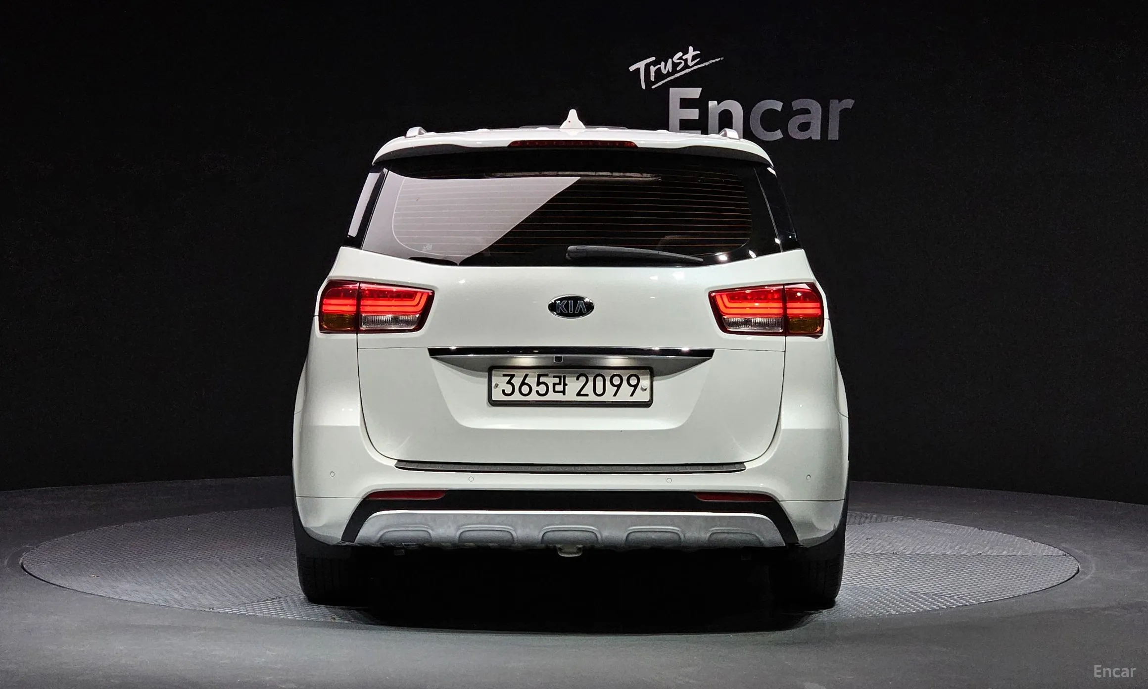 Kia Carnival превью 4