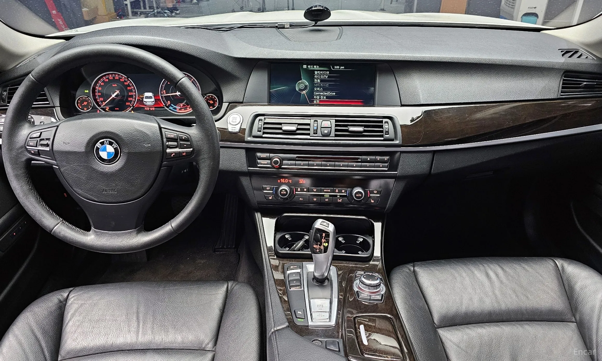 BMW 5 Series (F10) превью 4