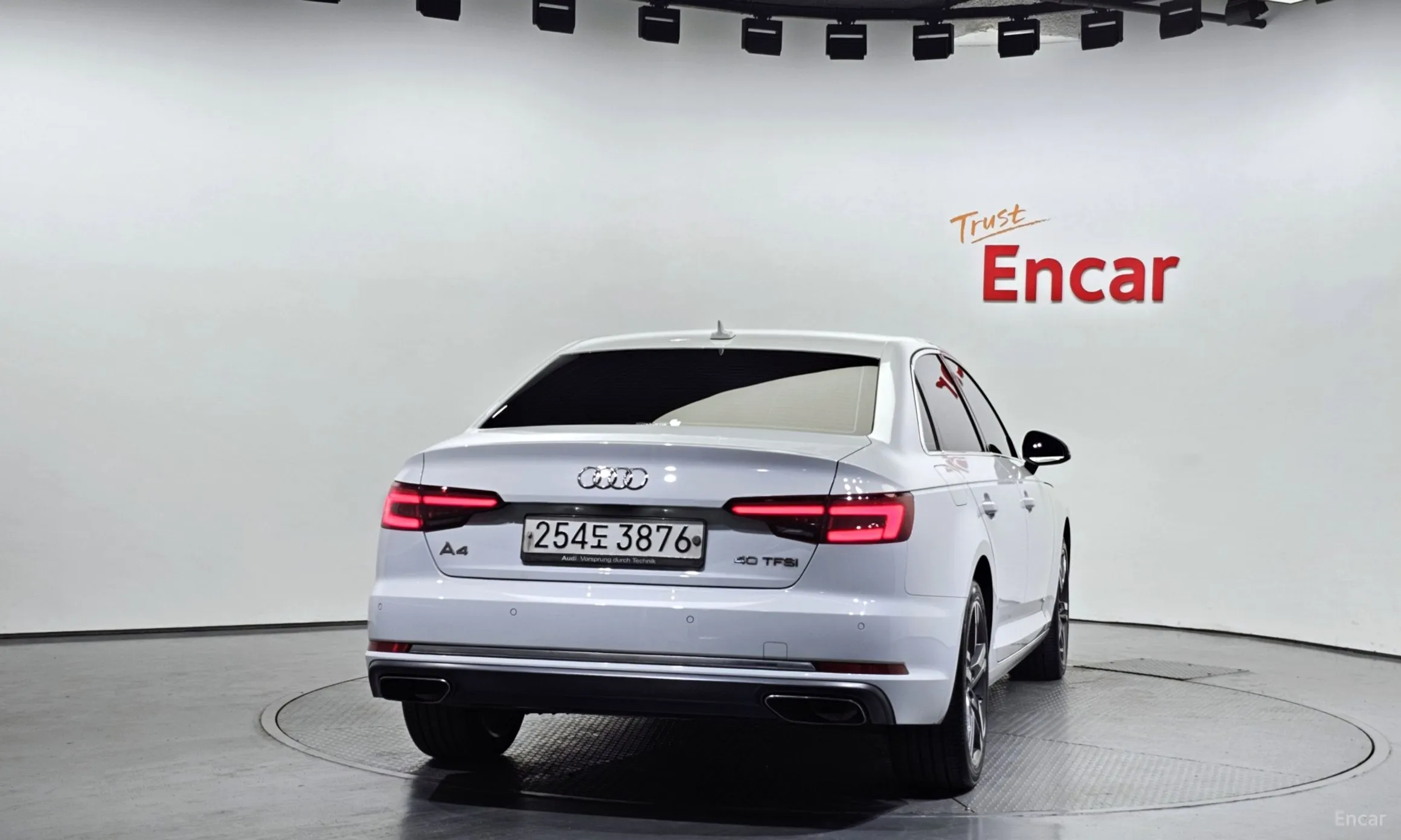 Audi A4 (B9) превью 3