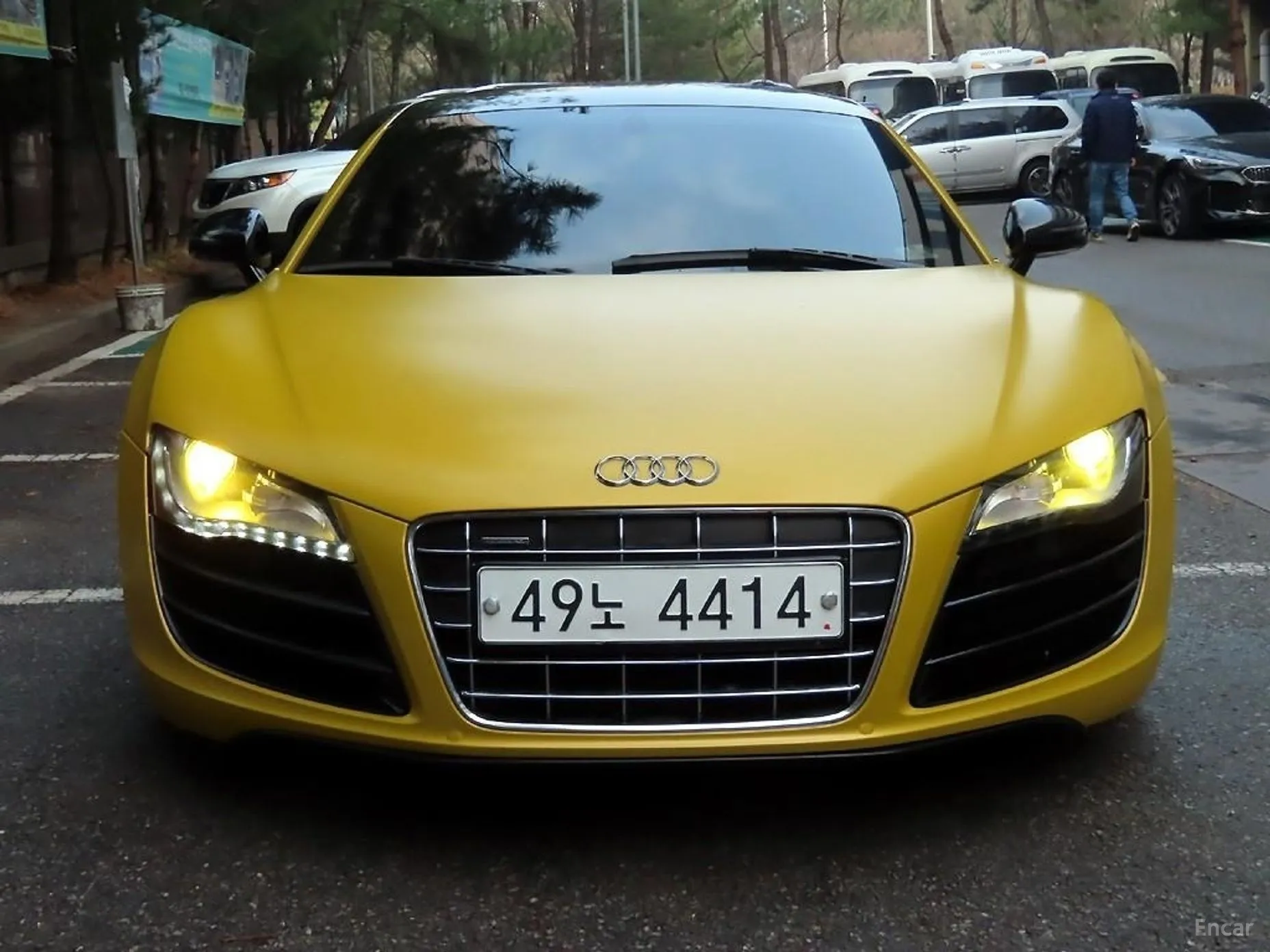 Audi R8
