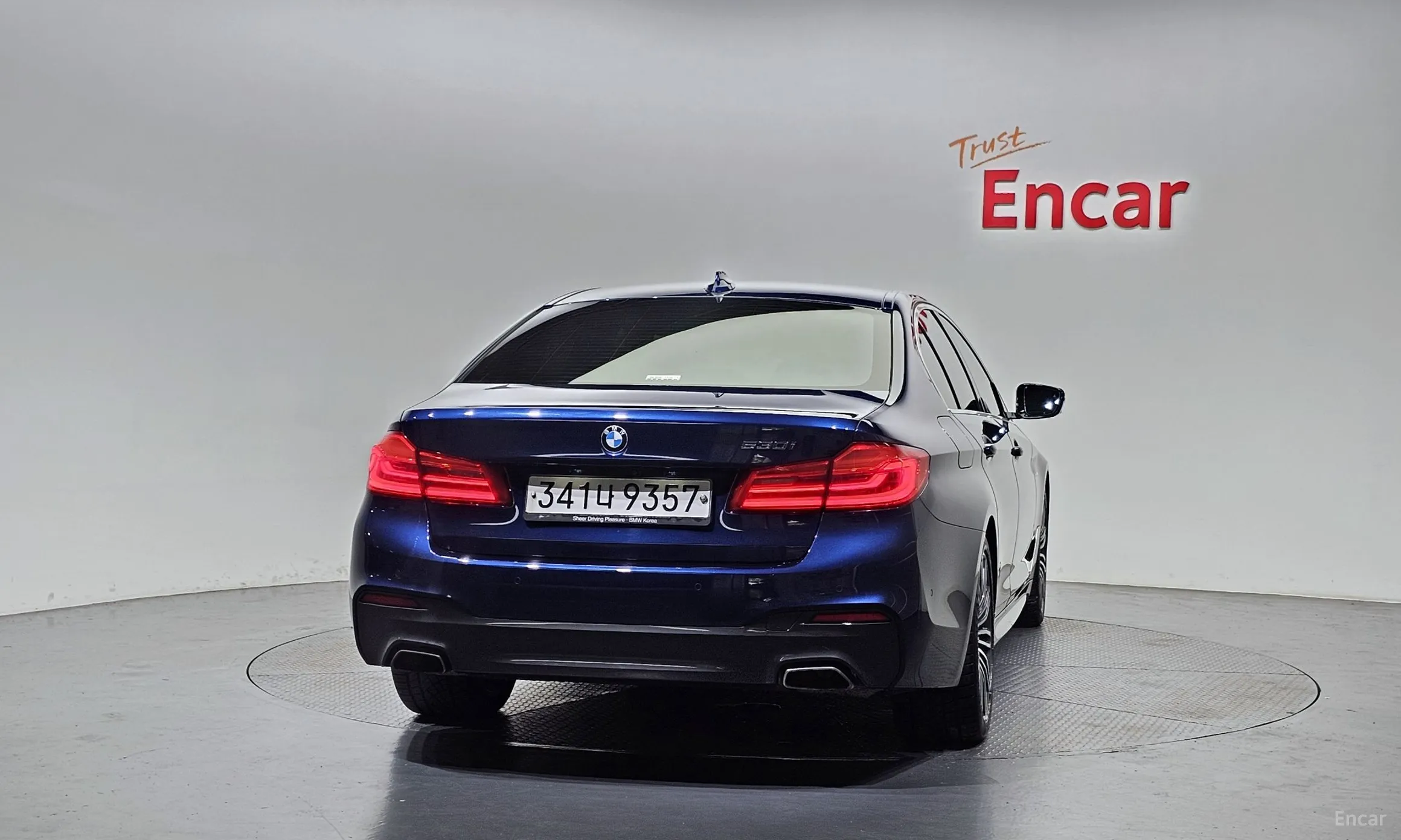 BMW 5 Series (G30) превью 3