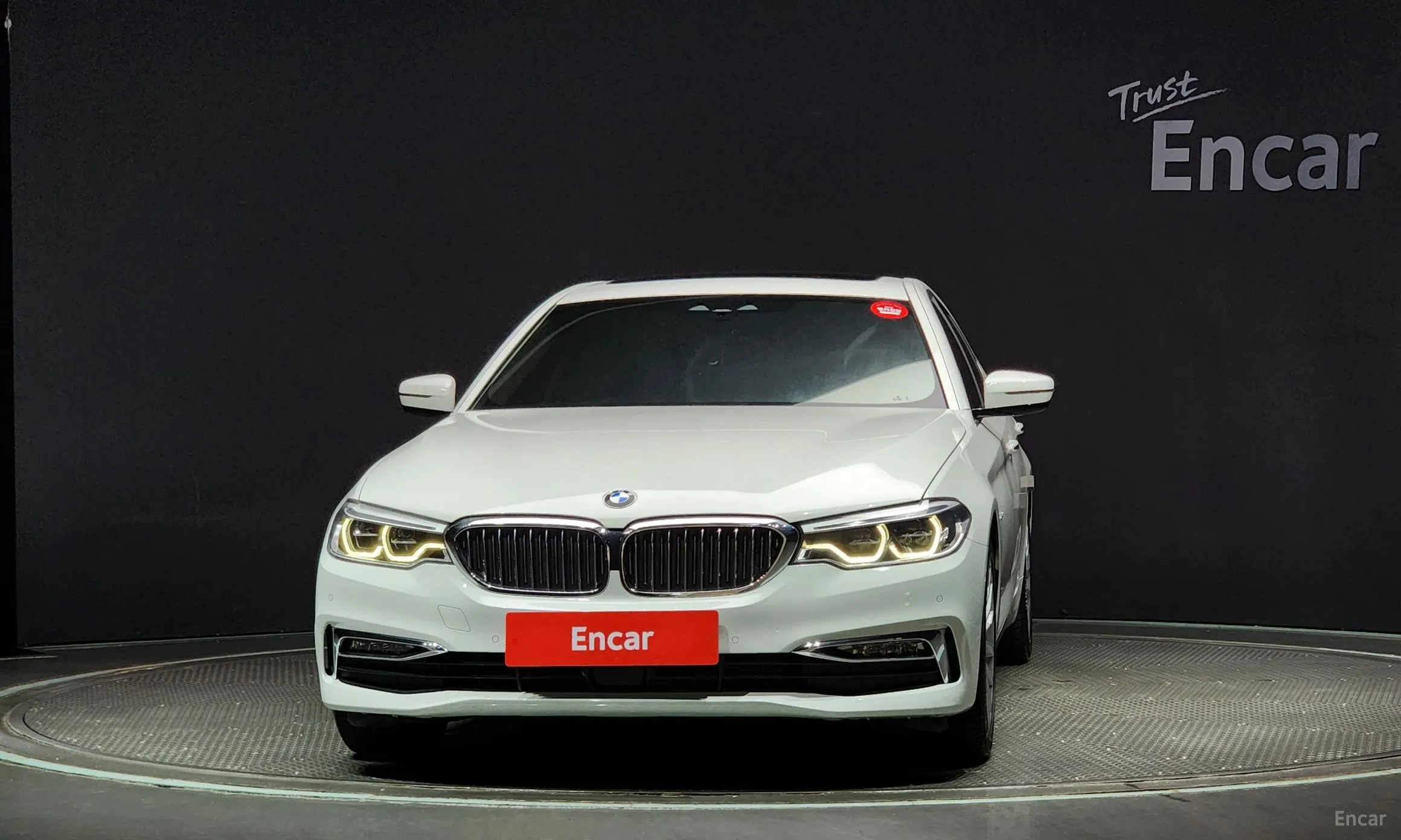 BMW 5 Series (G30) превью 2