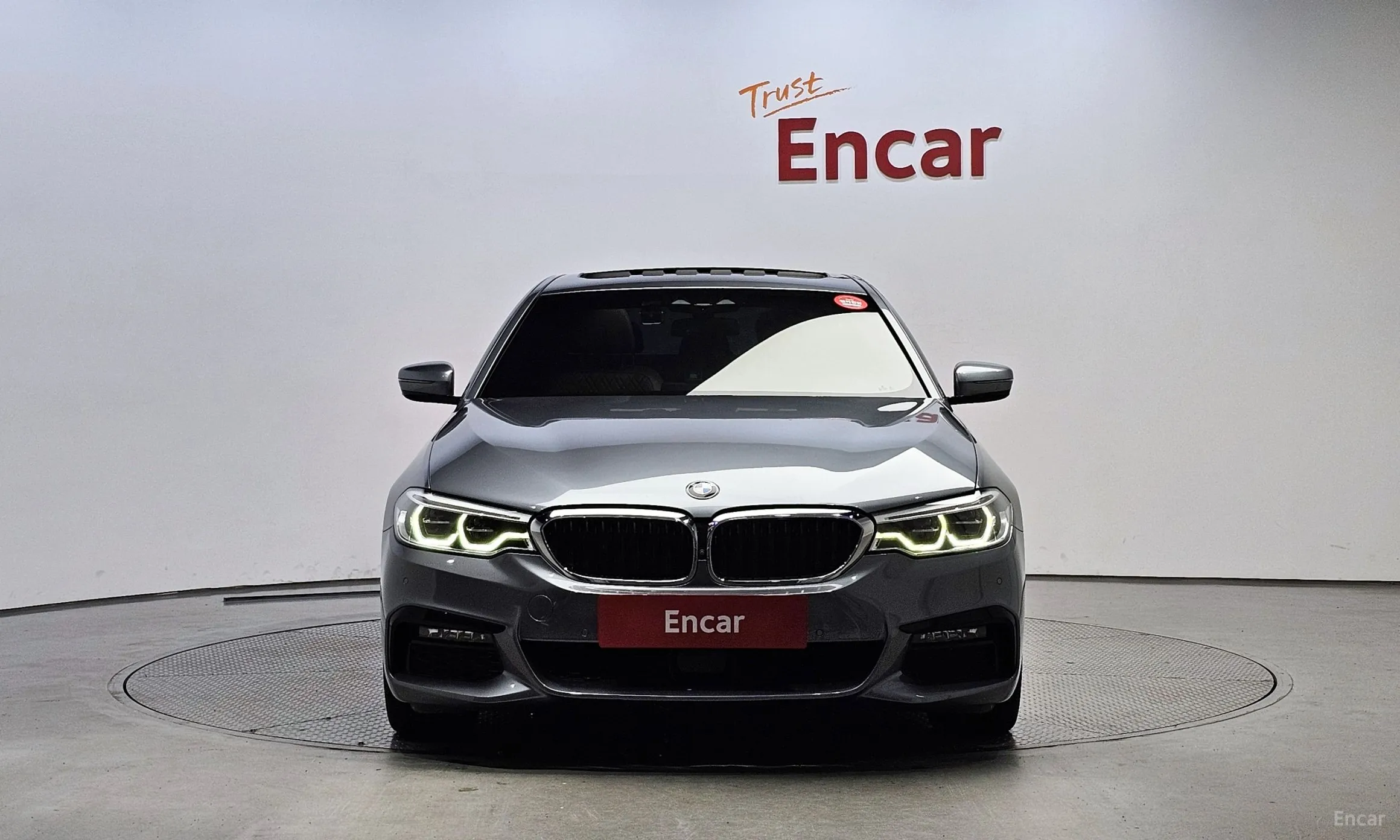 BMW 5 Series (G30) превью 2