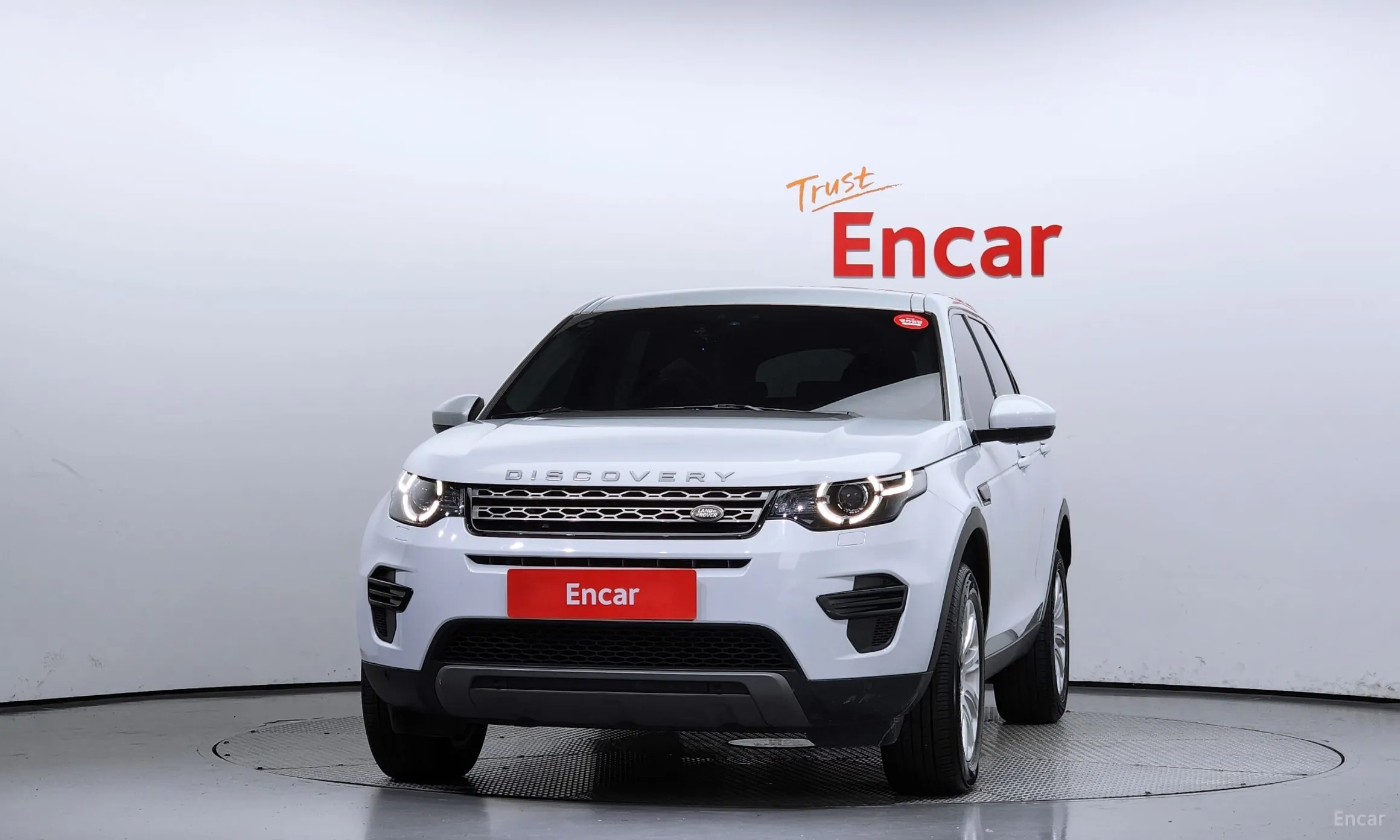 Land Rover Discovery Sports превью 2