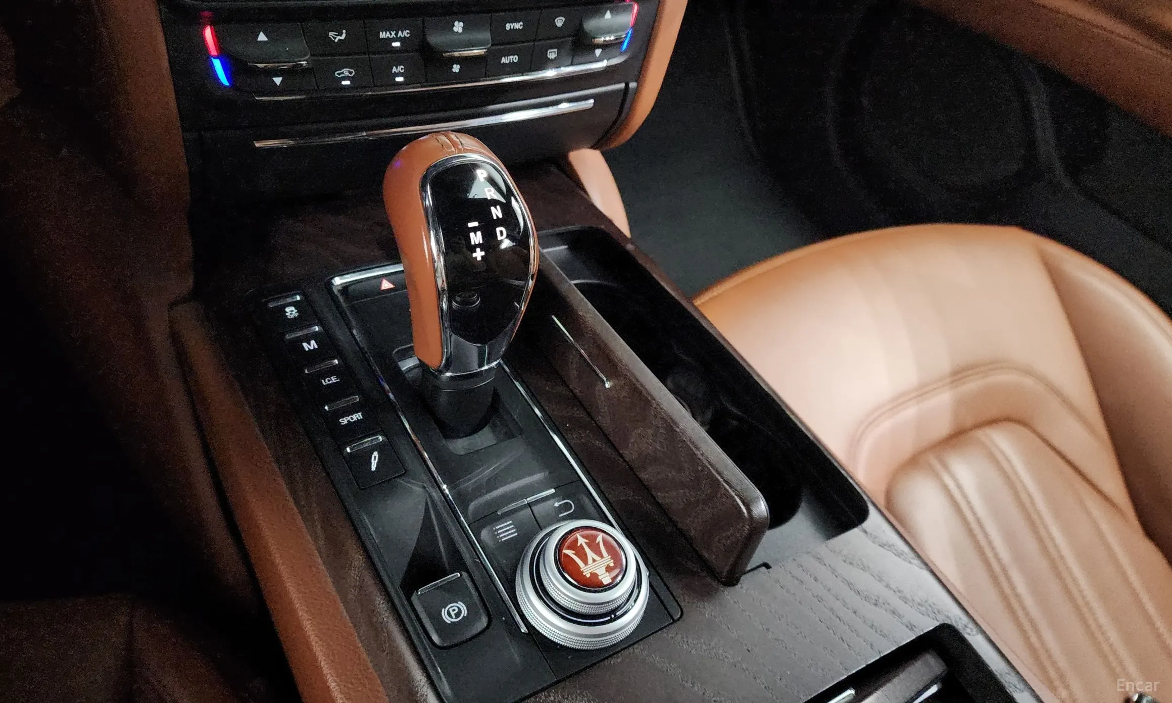 Maserati Quattroporte превью 9