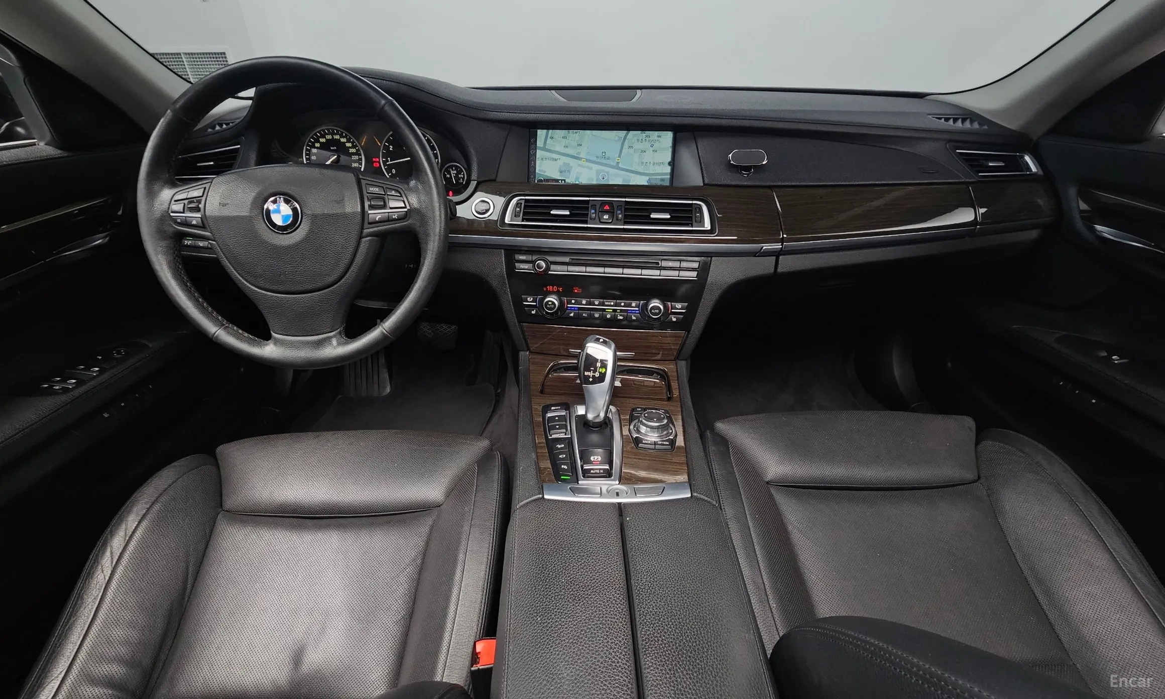 BMW 7 Series (F01) превью 4