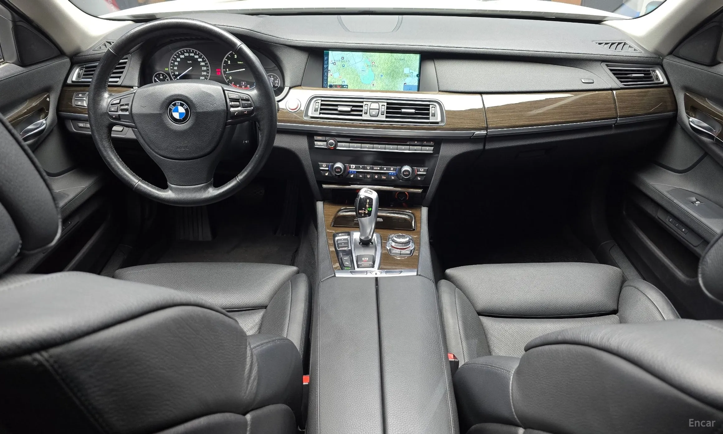 BMW 7 Series (F01) превью 4