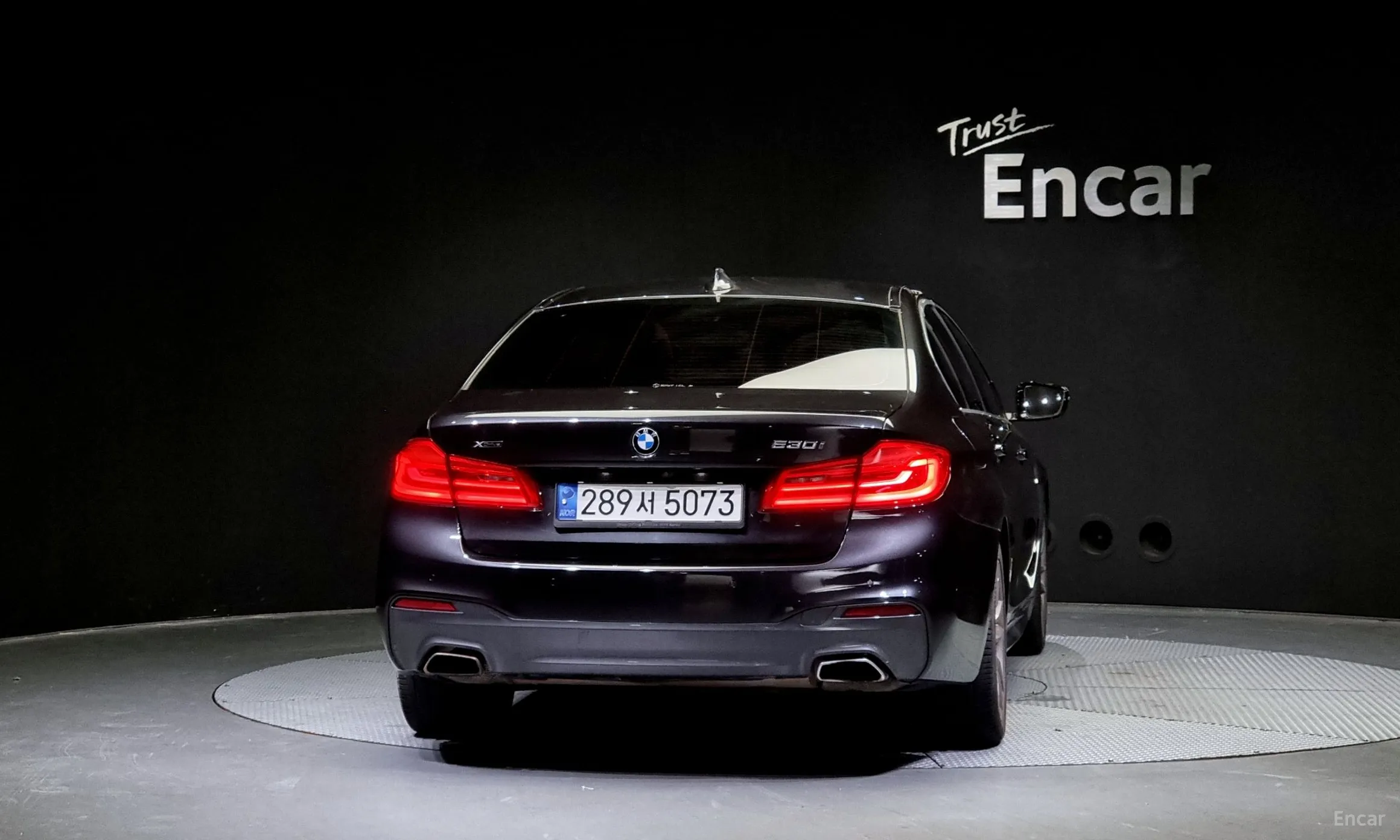 BMW 5 Series (G30) превью 3