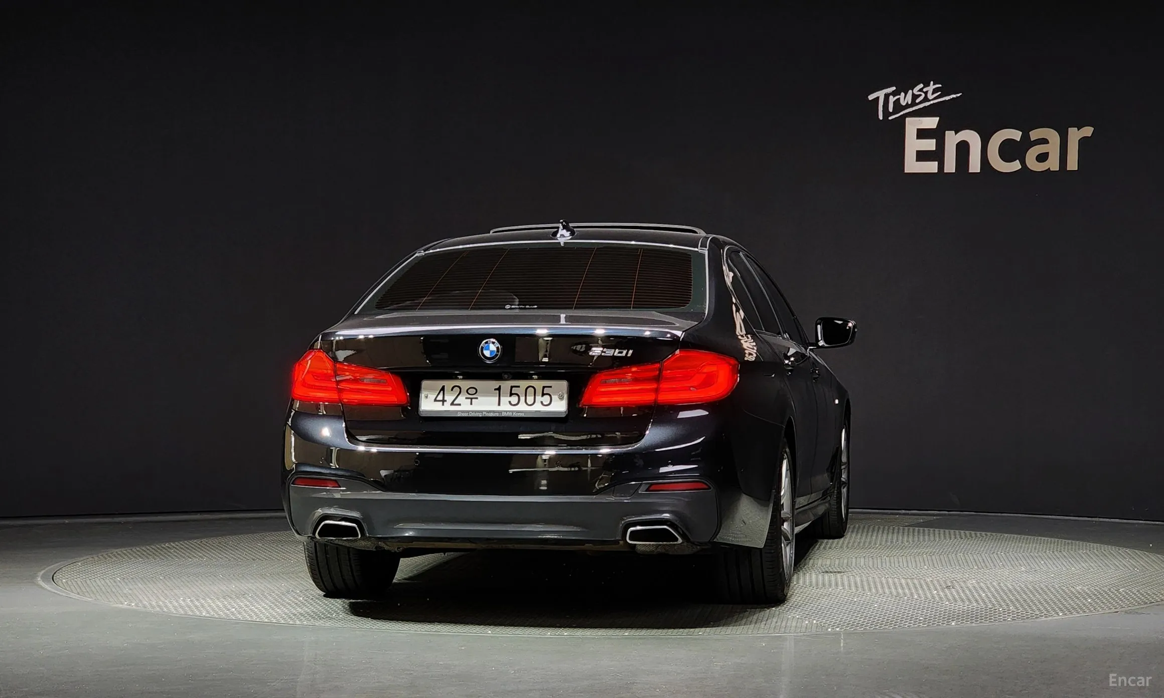 BMW 5 Series (G30) превью 3