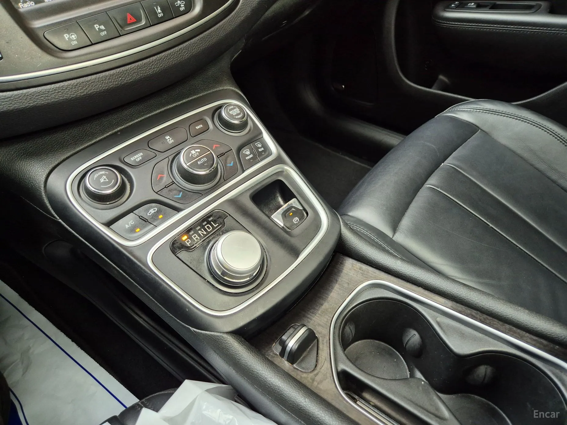 Chrysler 200 Second generation превью 14
