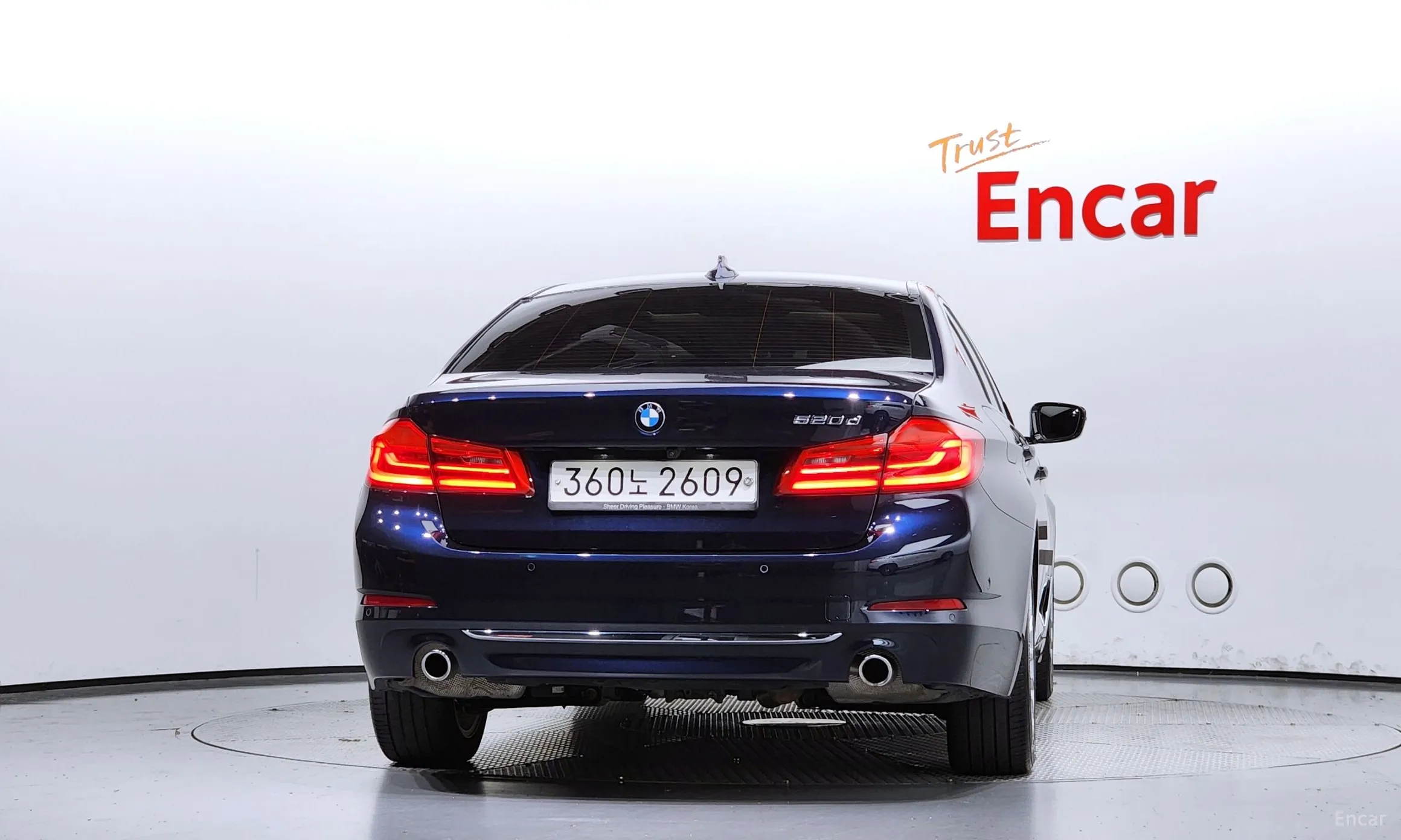 BMW 5 Series (G30) превью 3