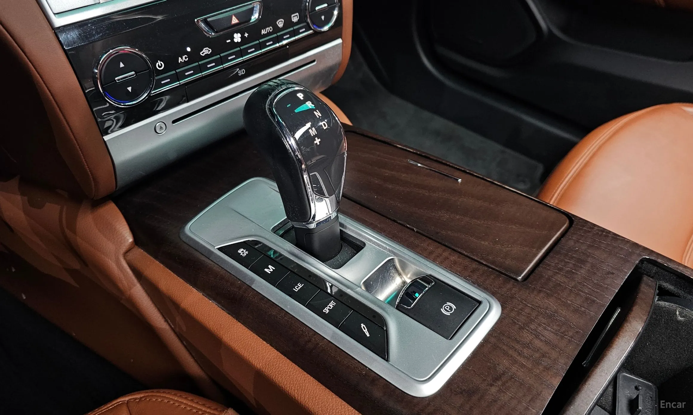 Maserati Quattroporte превью 9