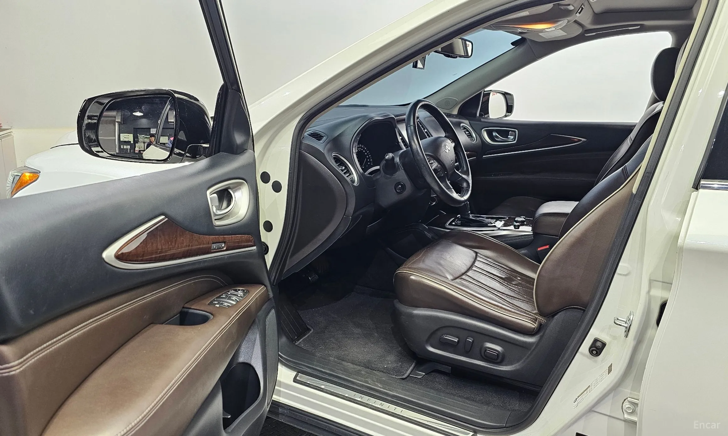 Infiniti QX60 превью 10