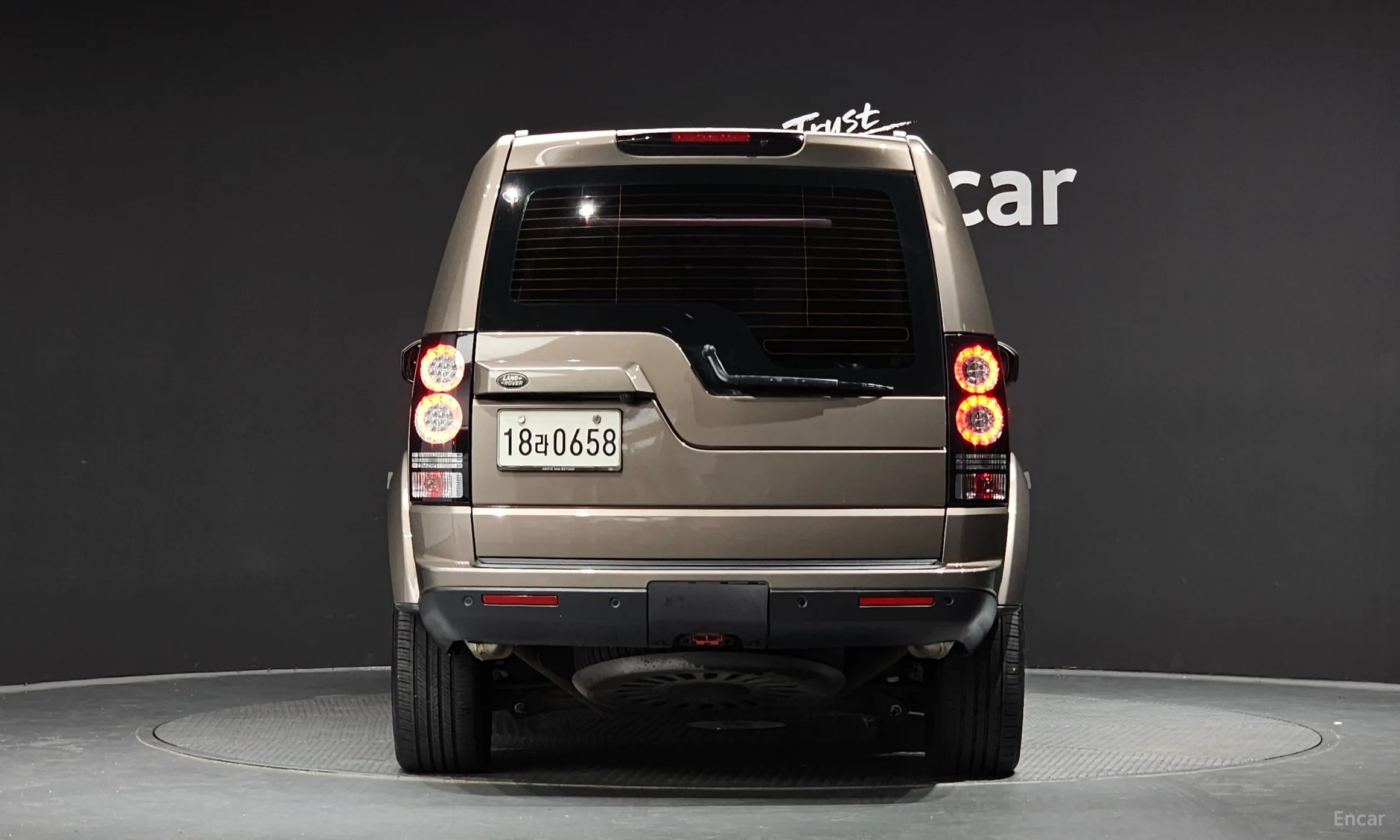 Land Rover Discovery 4 превью 3