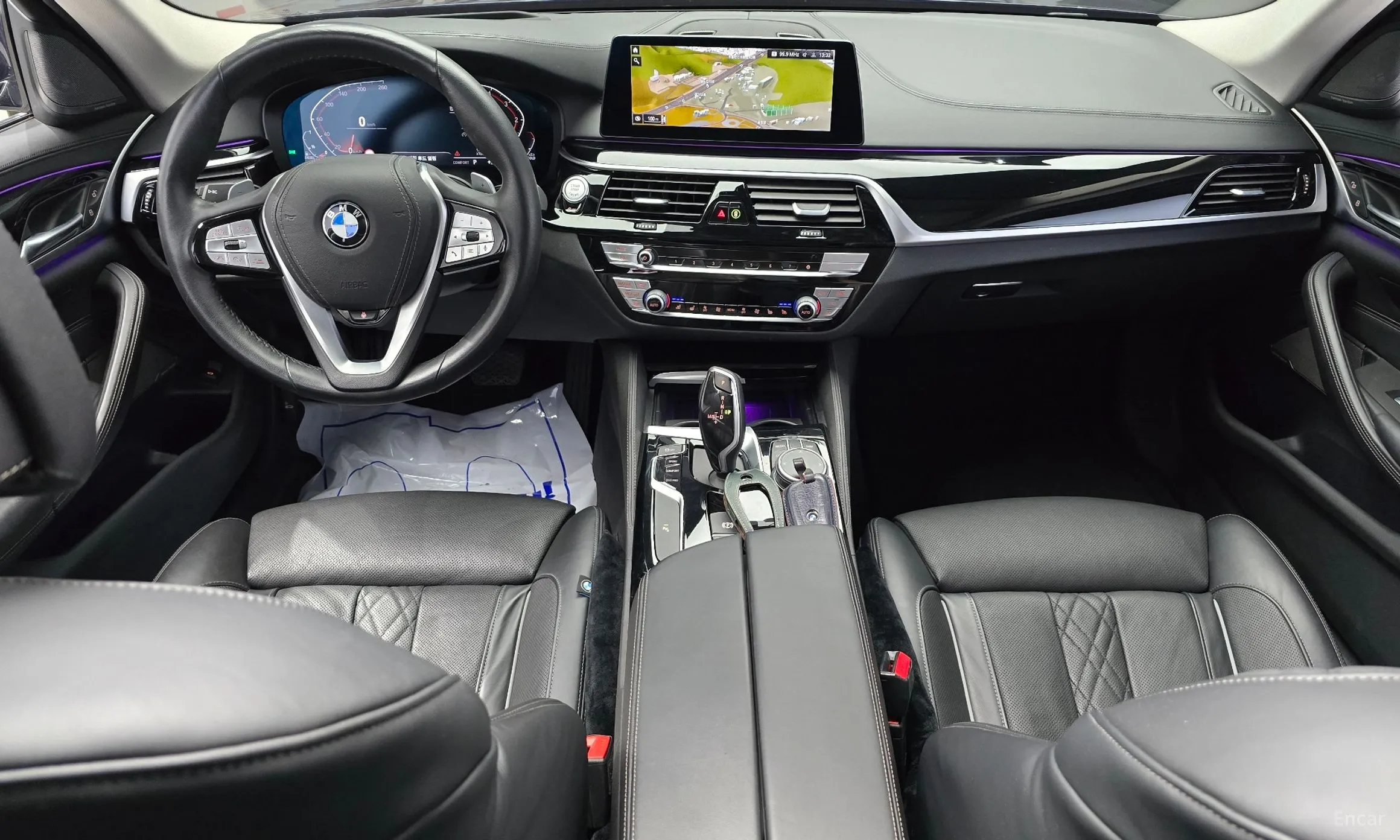 BMW 5 Series (G30) превью 4