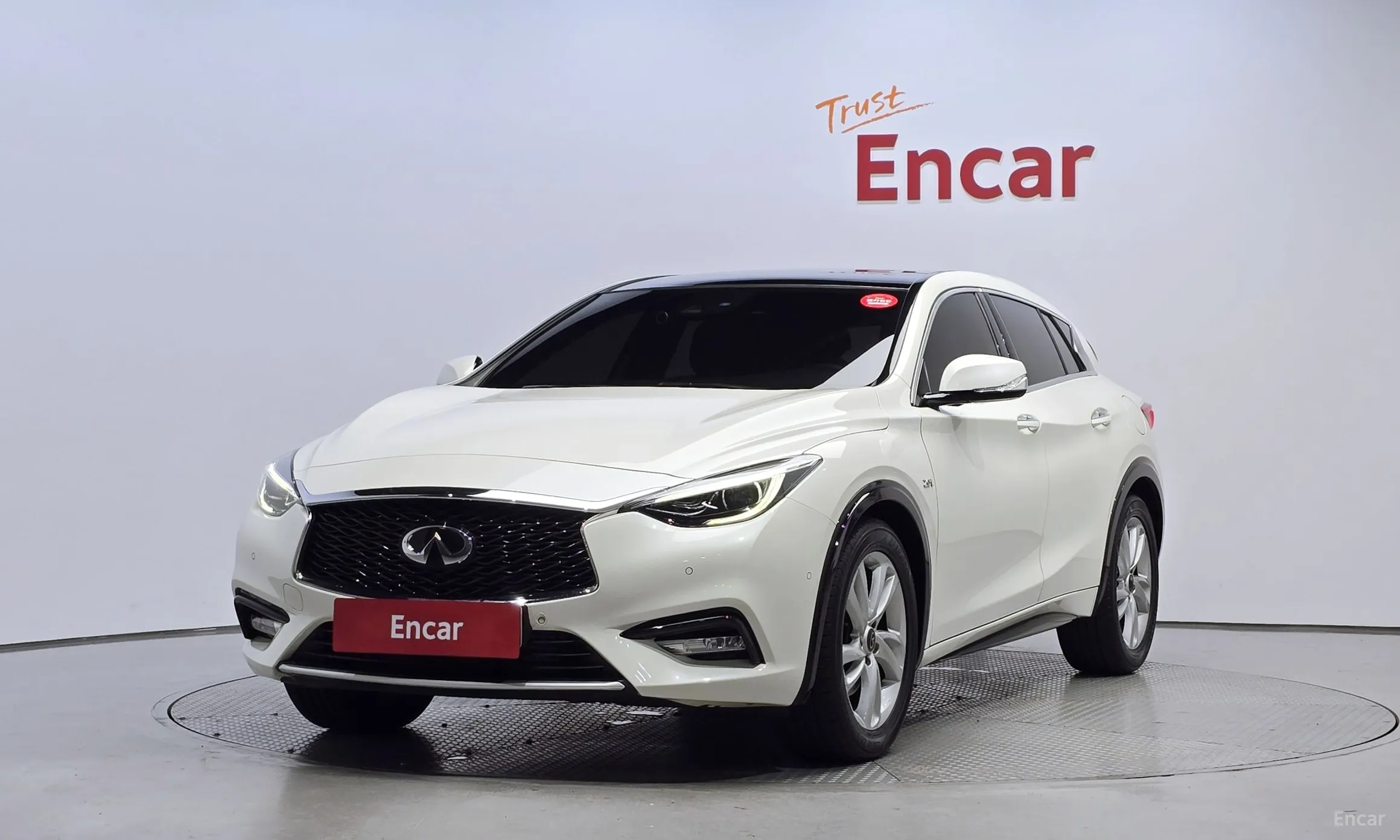 Infiniti Q30