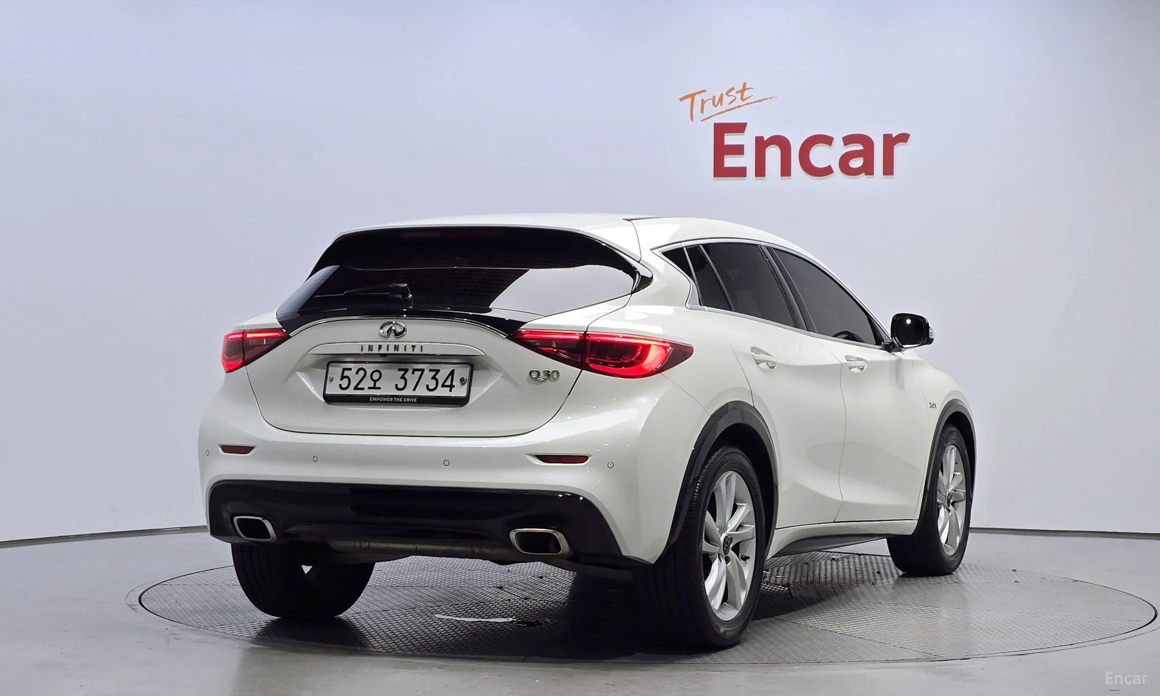 Infiniti Q30