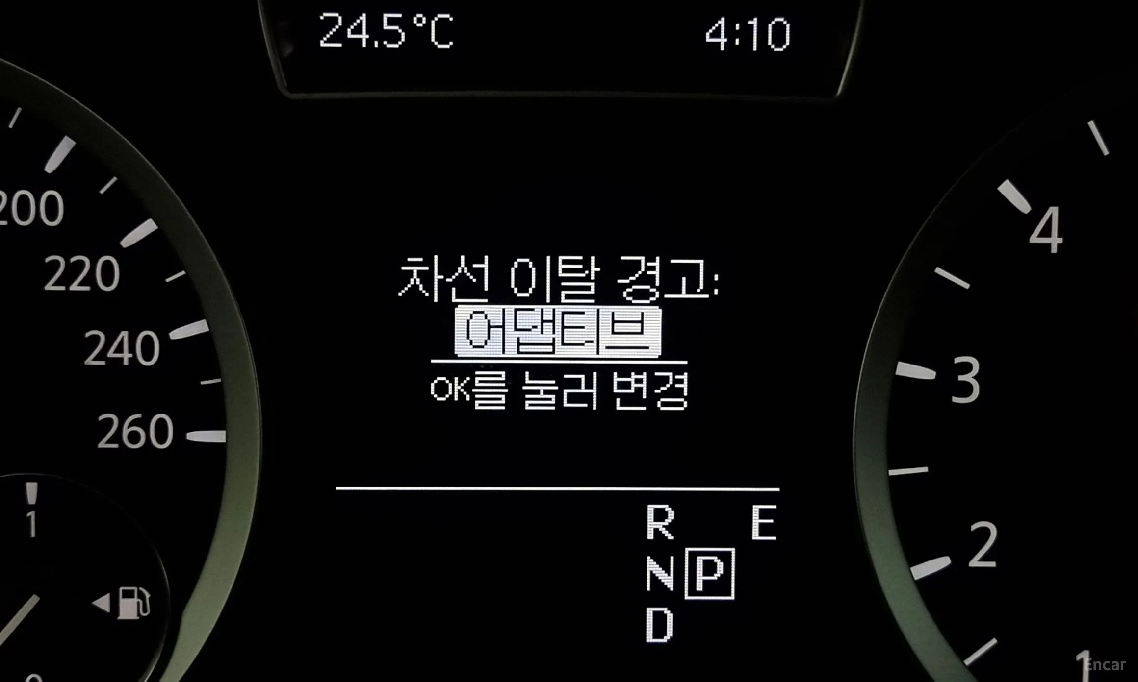 Infiniti Q30 превью 19