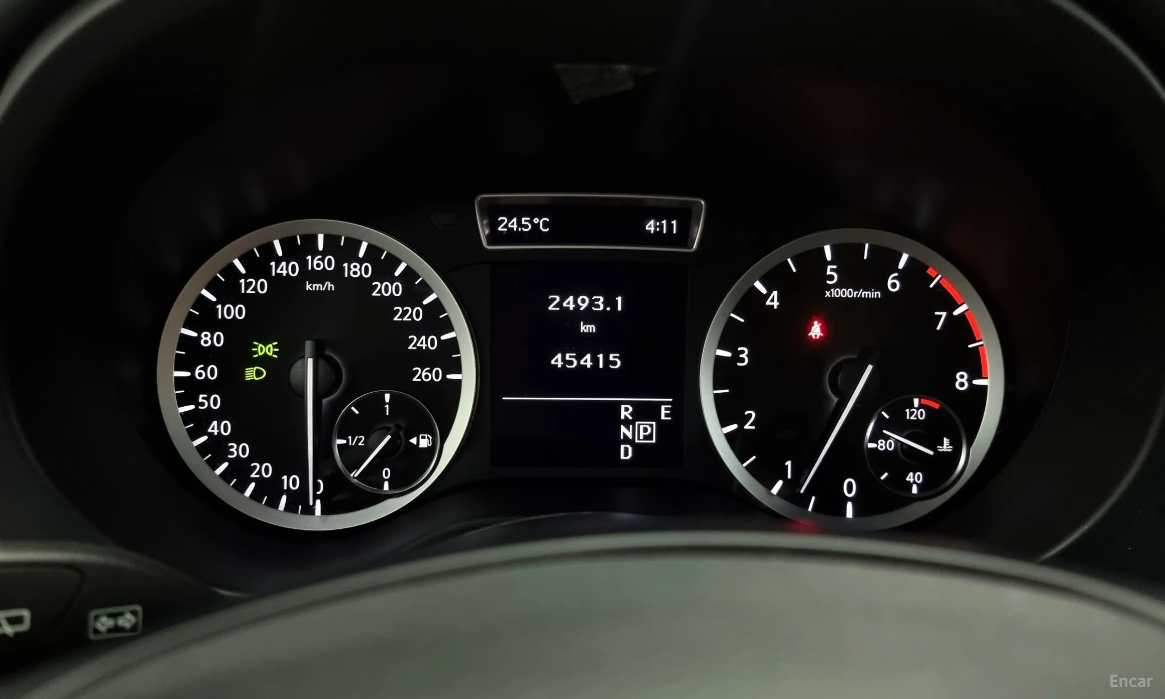 Infiniti Q30 превью 8