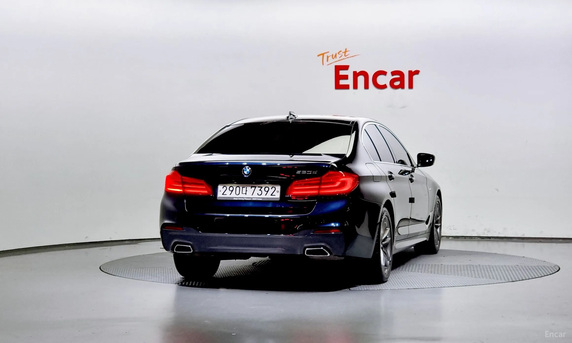 BMW 5 Series (G30) превью 3