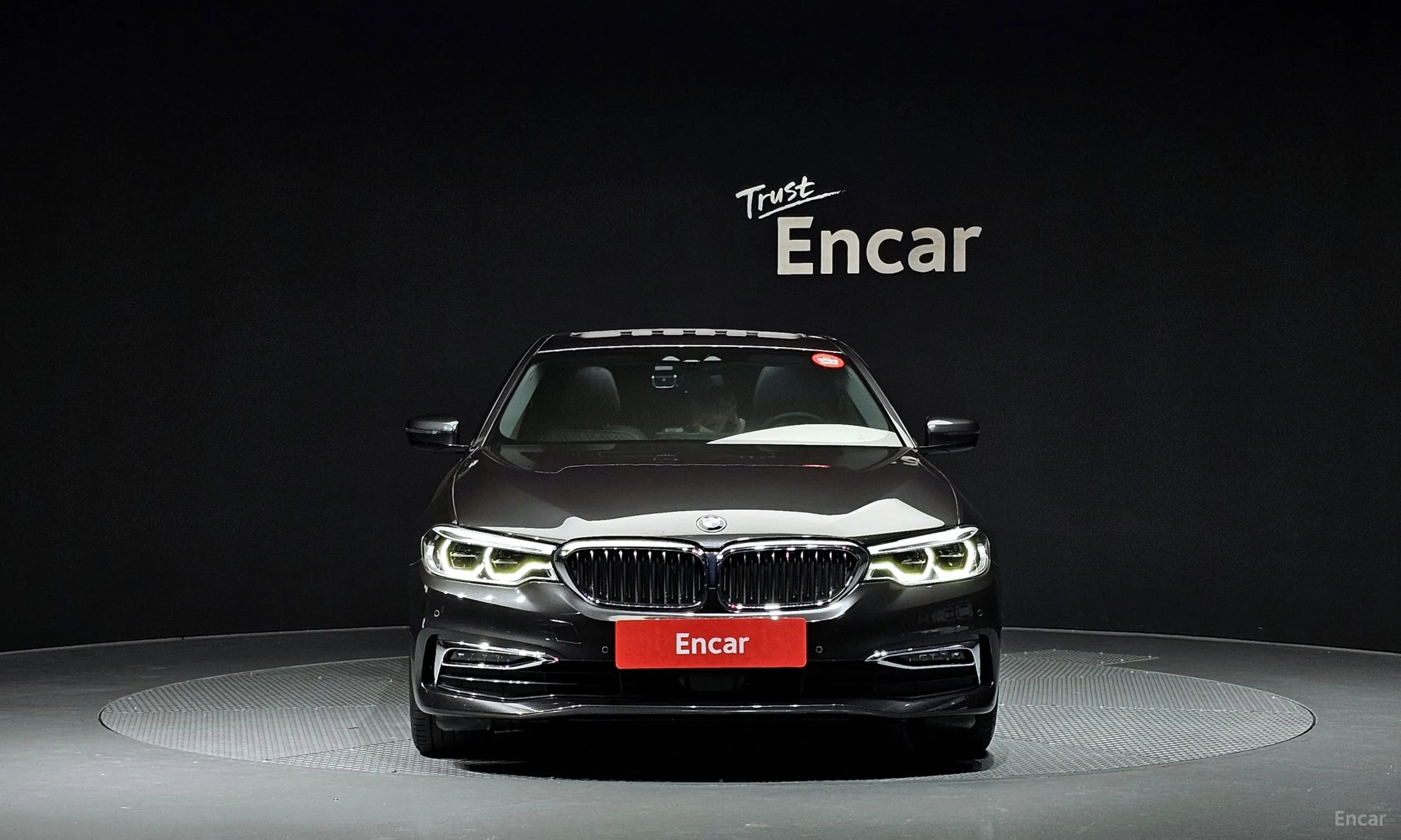 BMW 5 Series (G30) превью 2