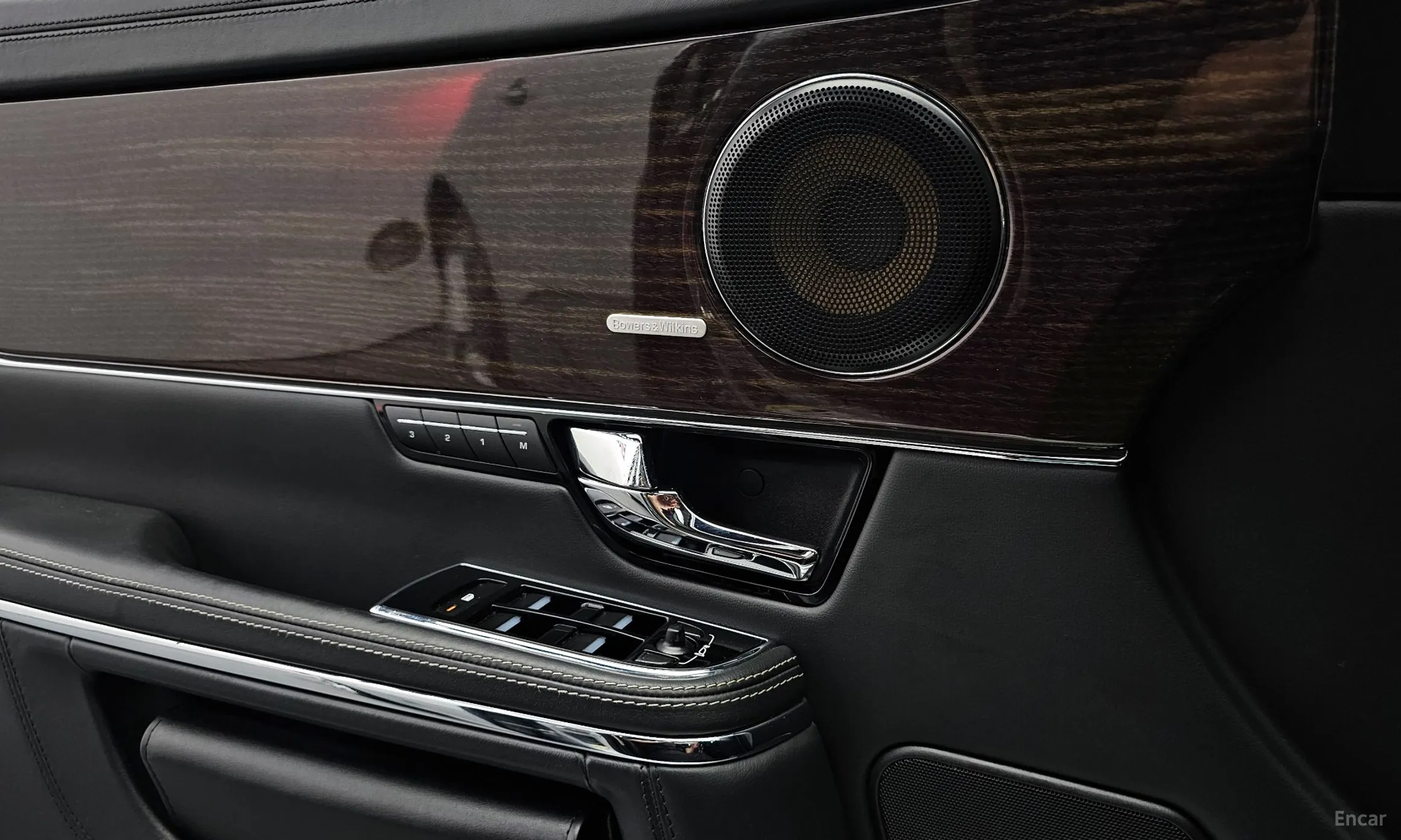 Jaguar All New XJ превью 18