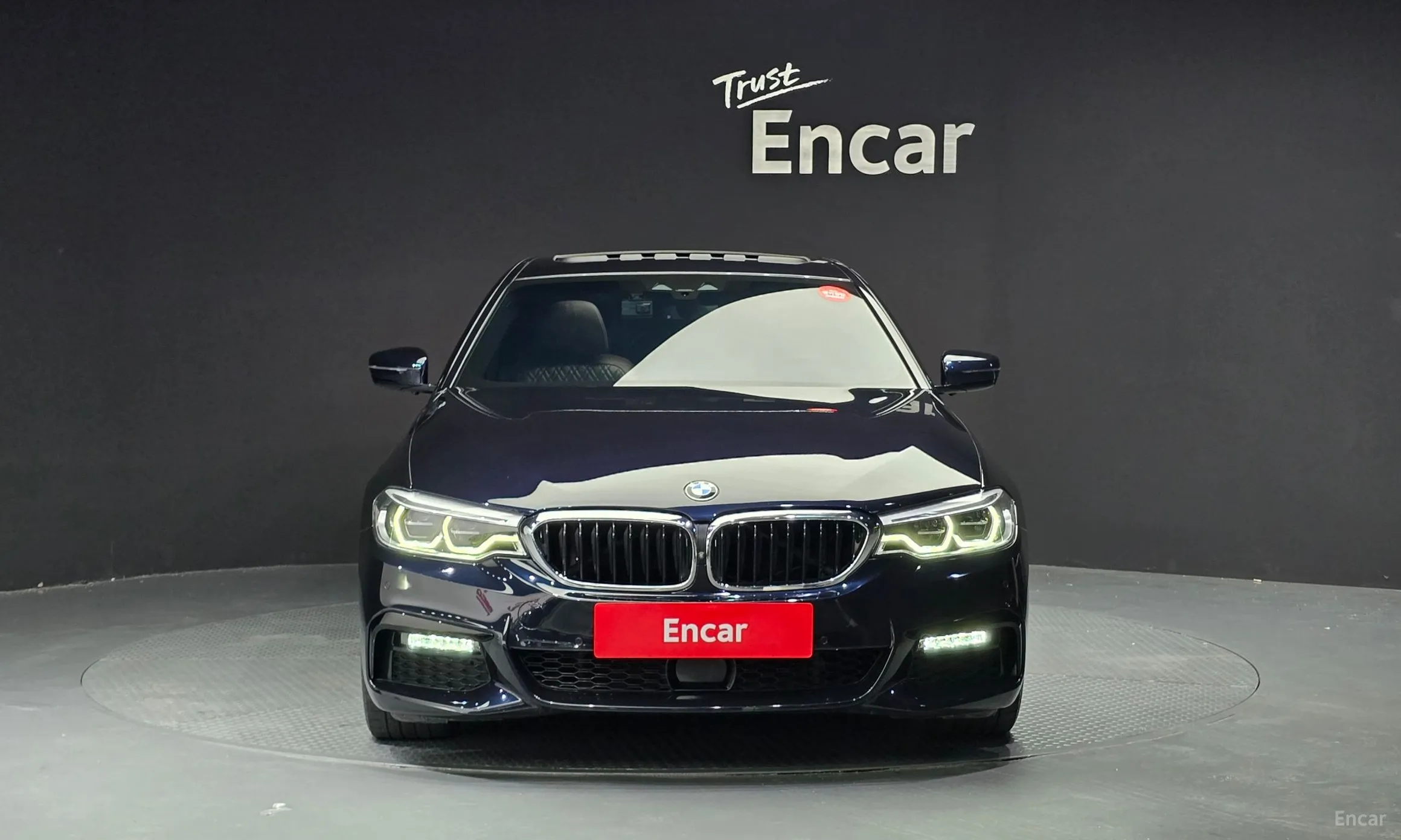 BMW 5 Series (G30) превью 2