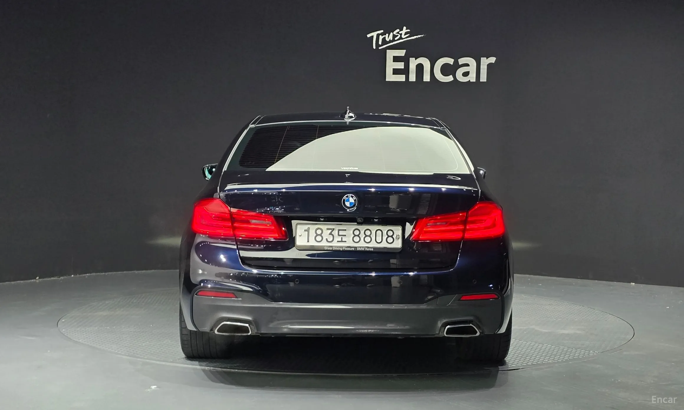 BMW 5 Series (G30) превью 3
