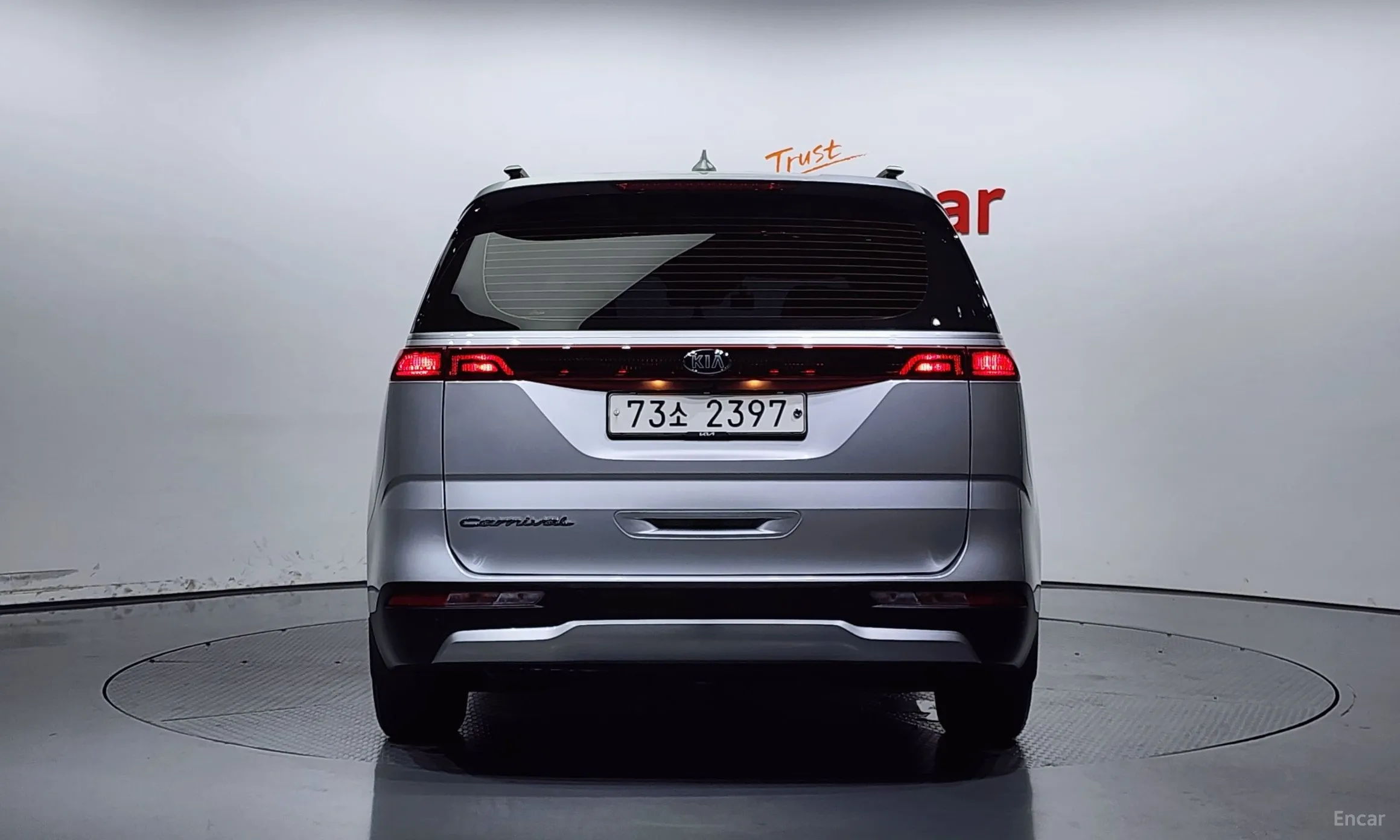 Kia Carnival Gen 4 превью 3