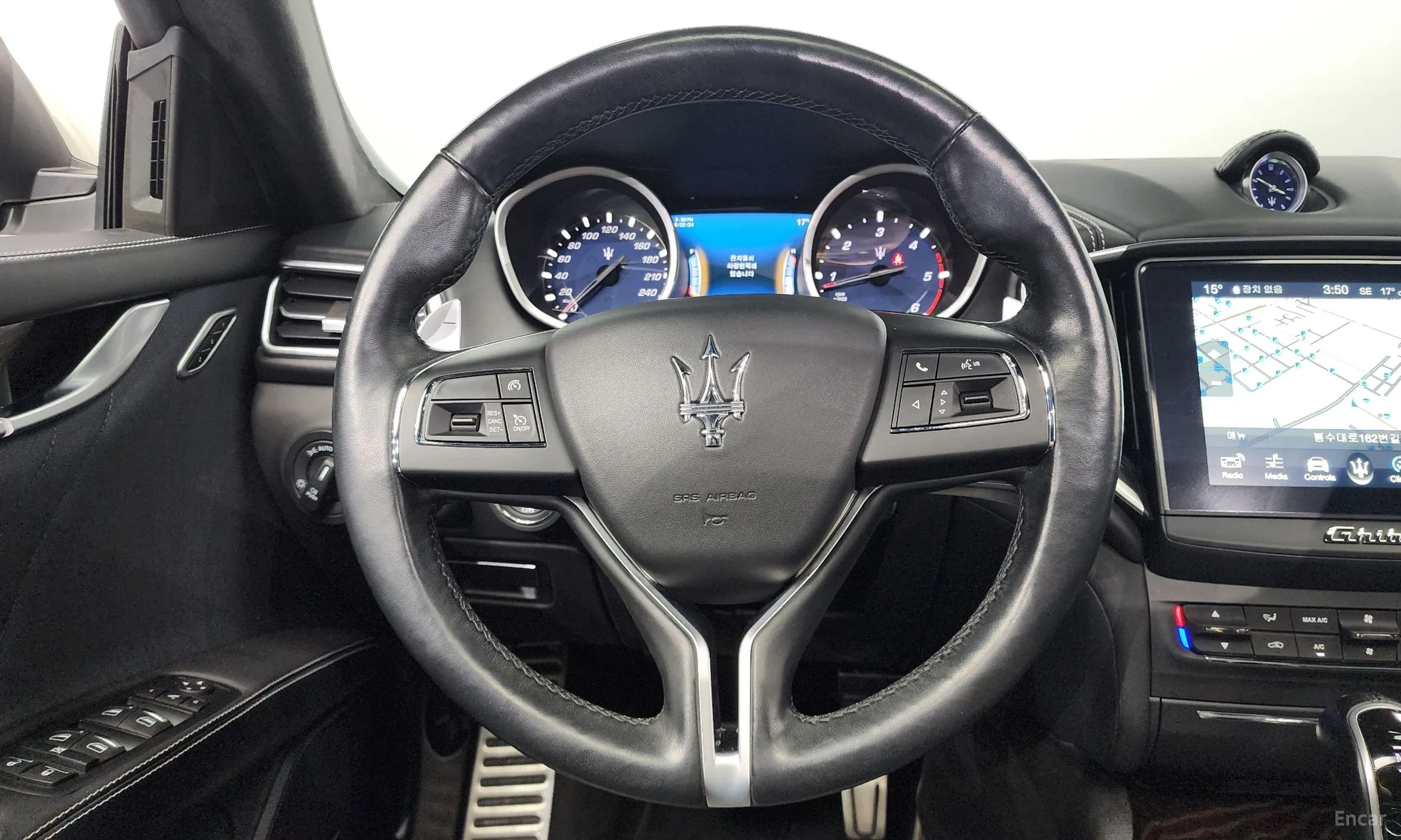 Maserati Ghibli превью 13