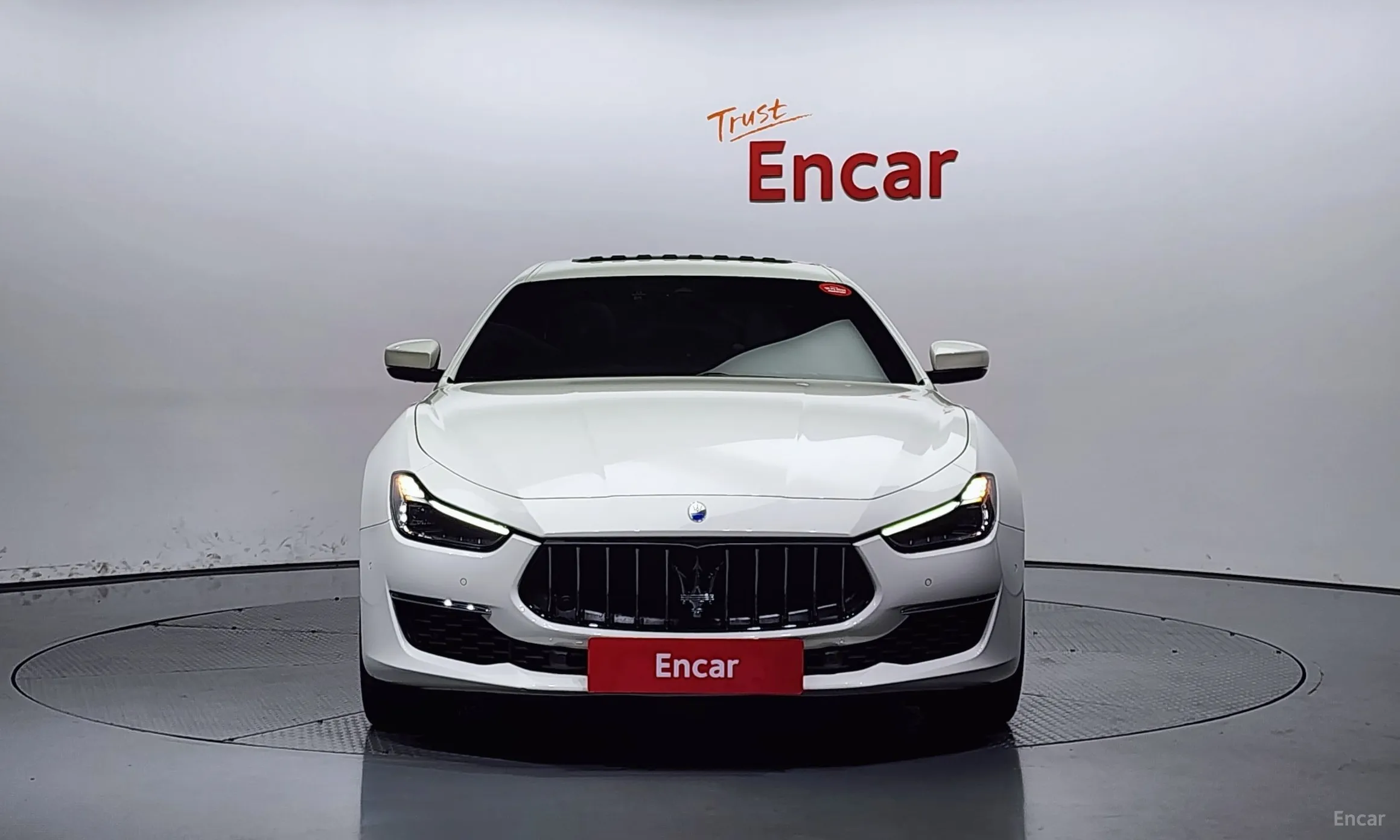 Maserati Ghibli превью 3