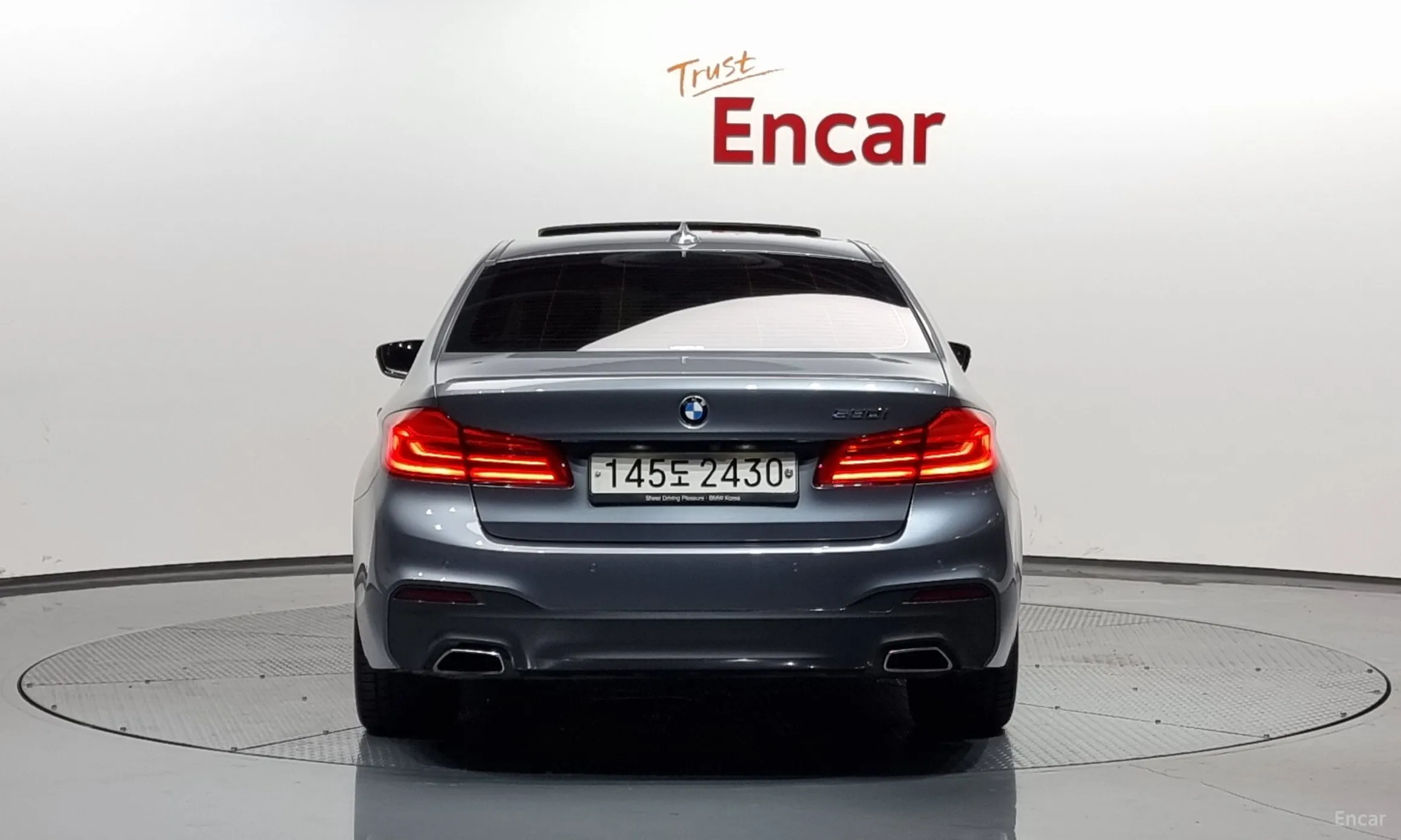 BMW 5 Series (G30) превью 3