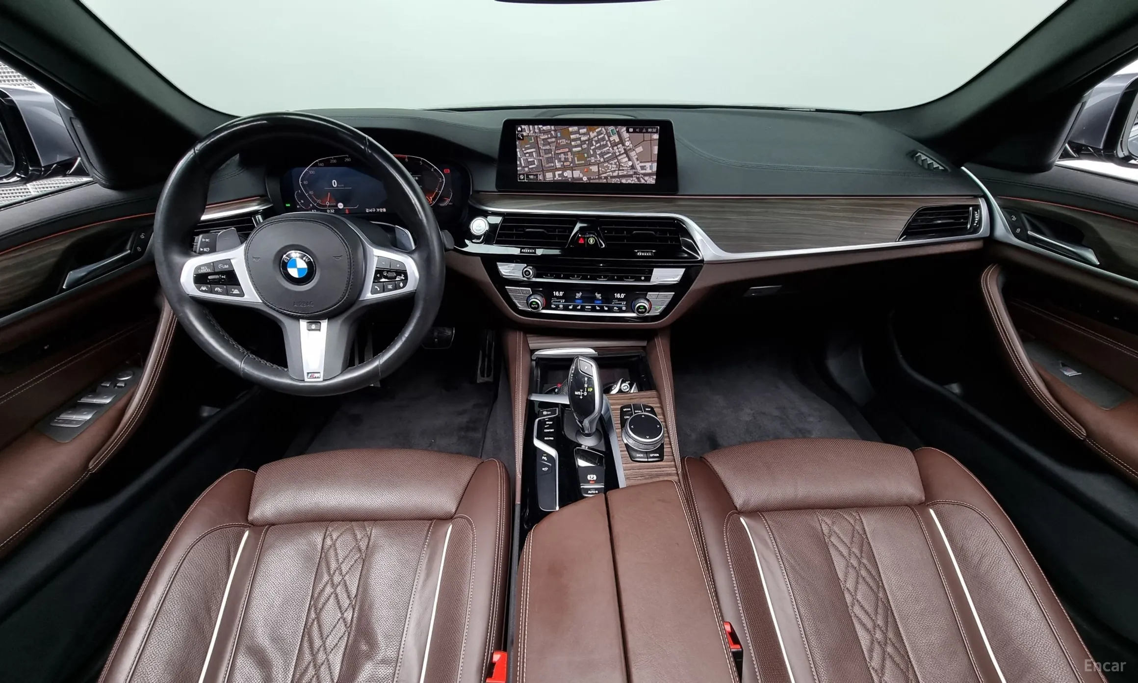 BMW 5 Series (G30) превью 4