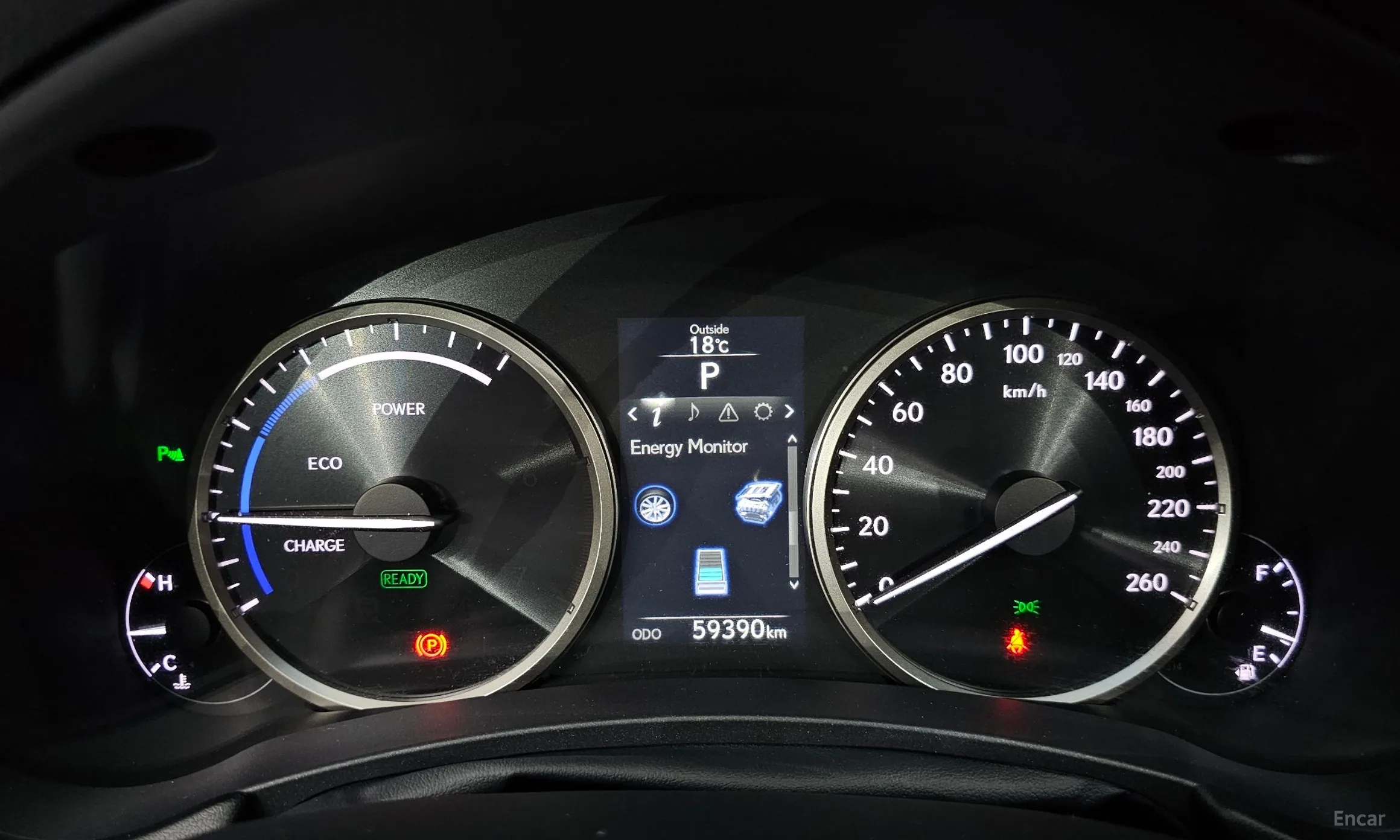 Lexus NX300h превью 8