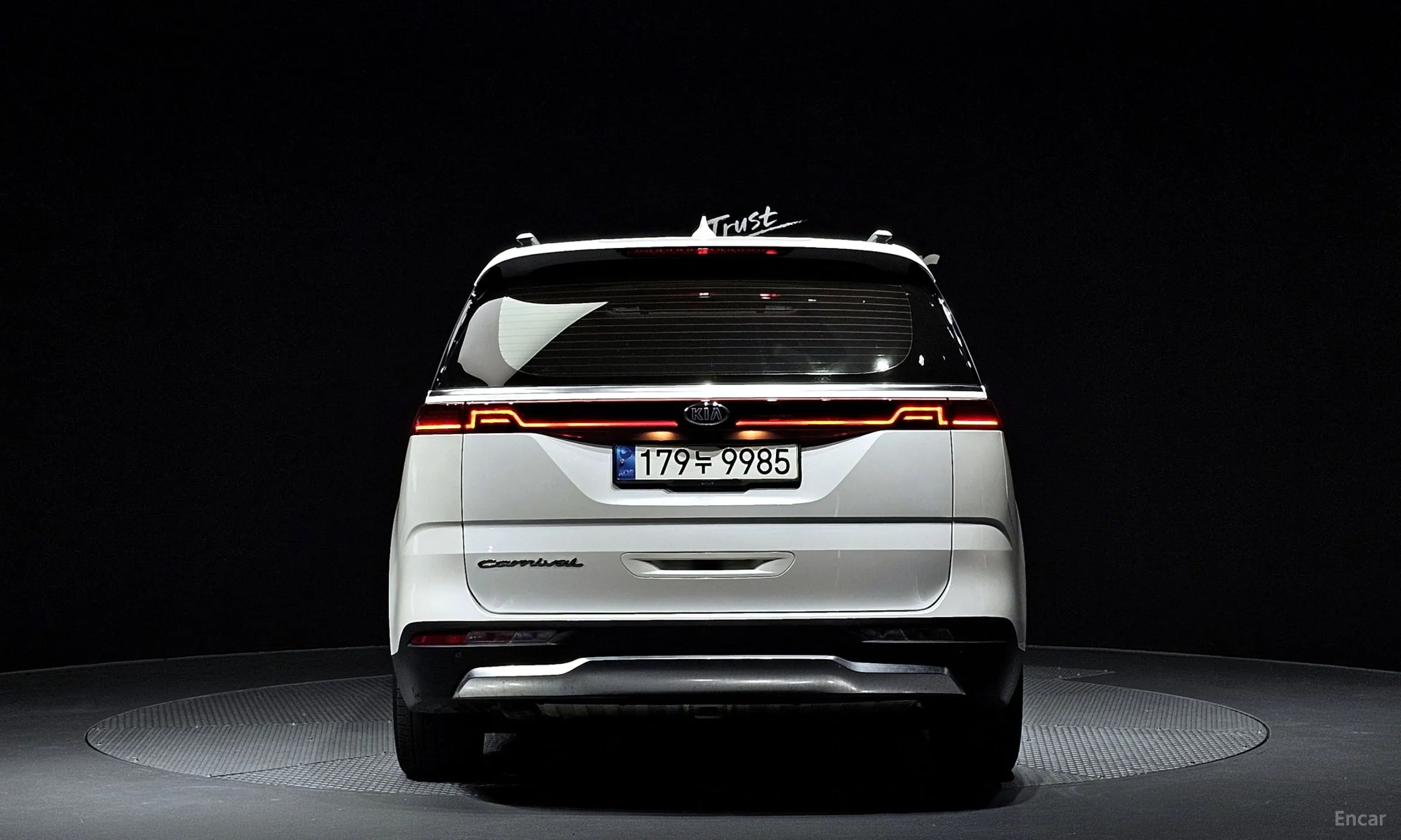 Kia Carnival Gen 4 превью 3