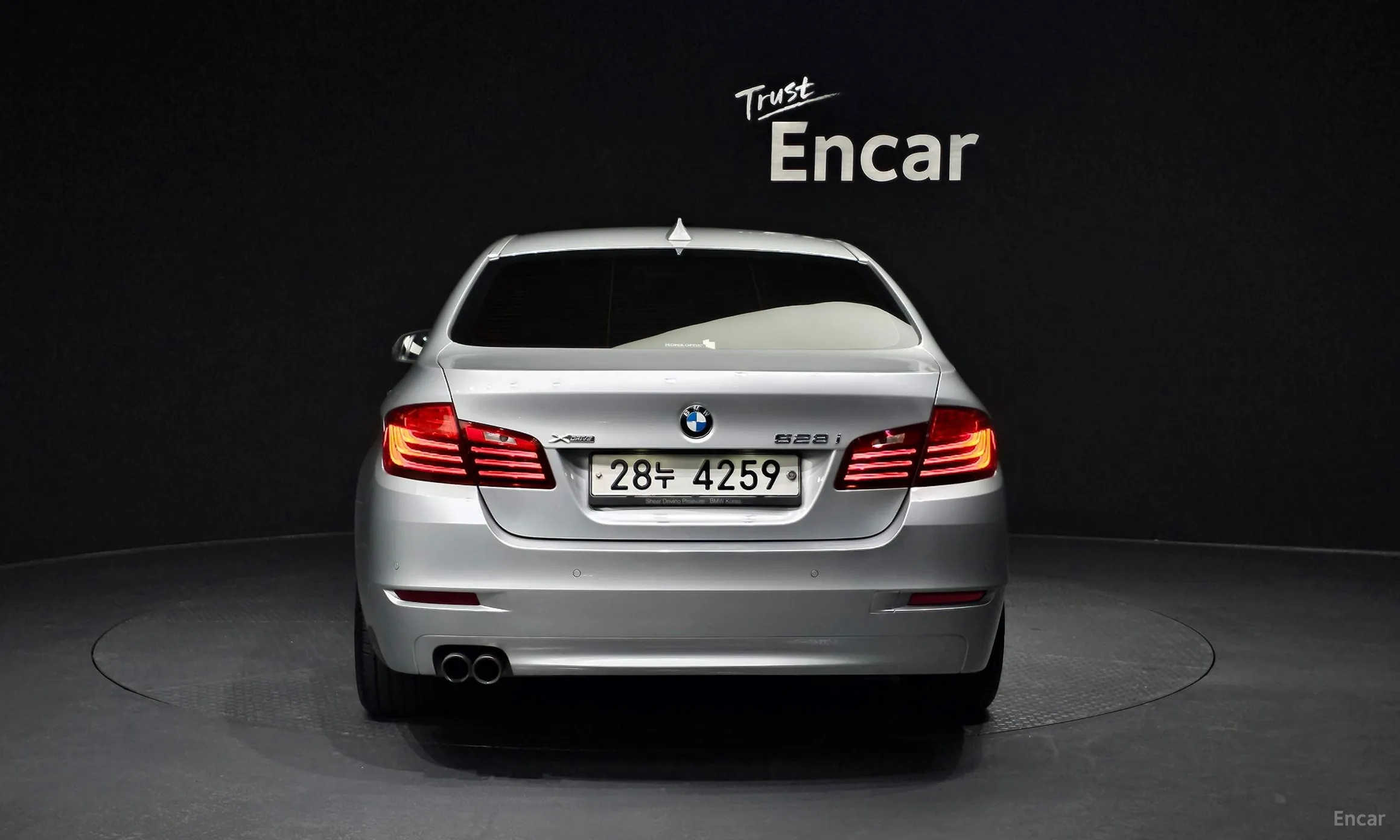 BMW 5 Series (F10) превью 3