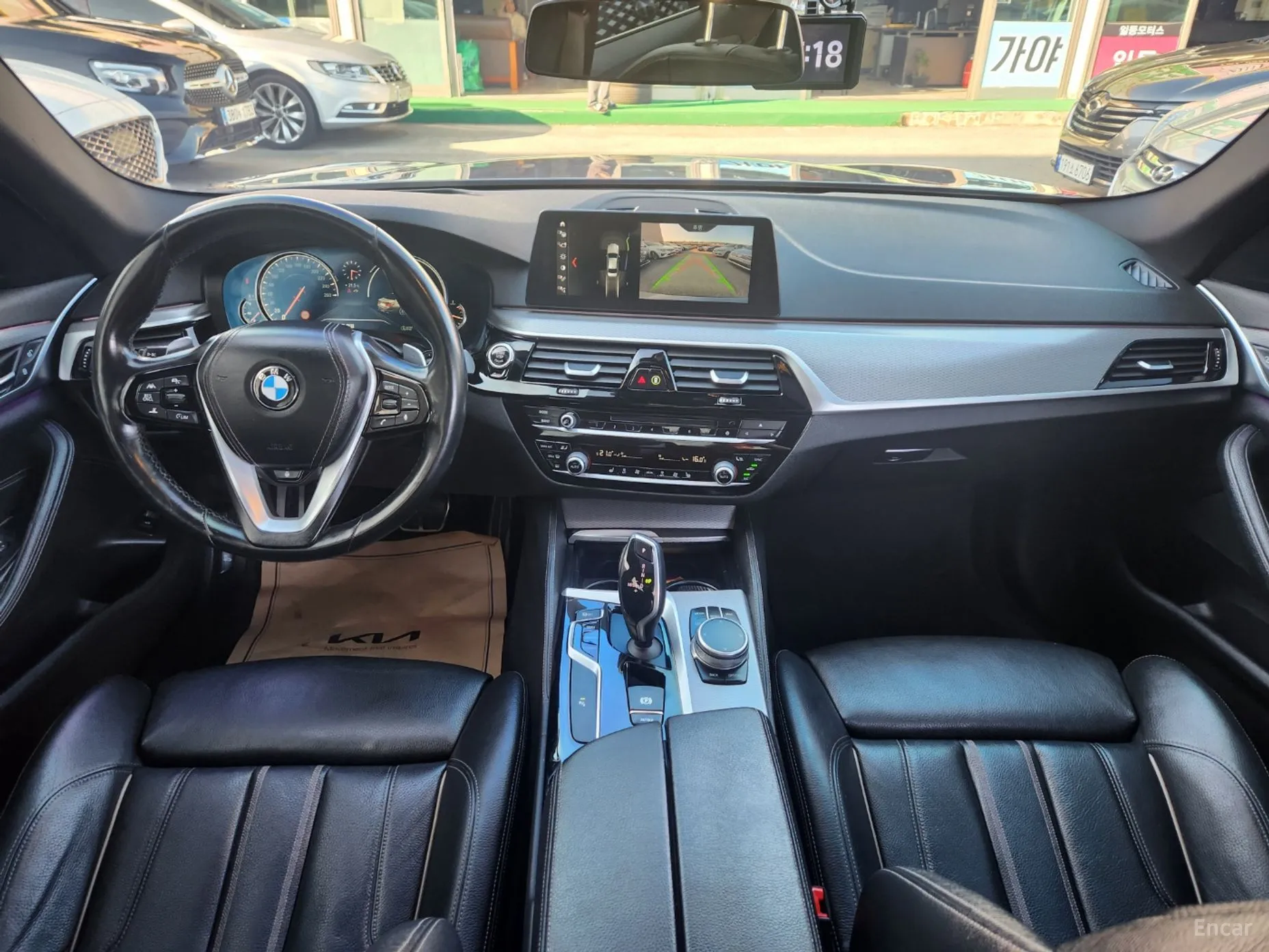 BMW 5 Series (G30) превью 4