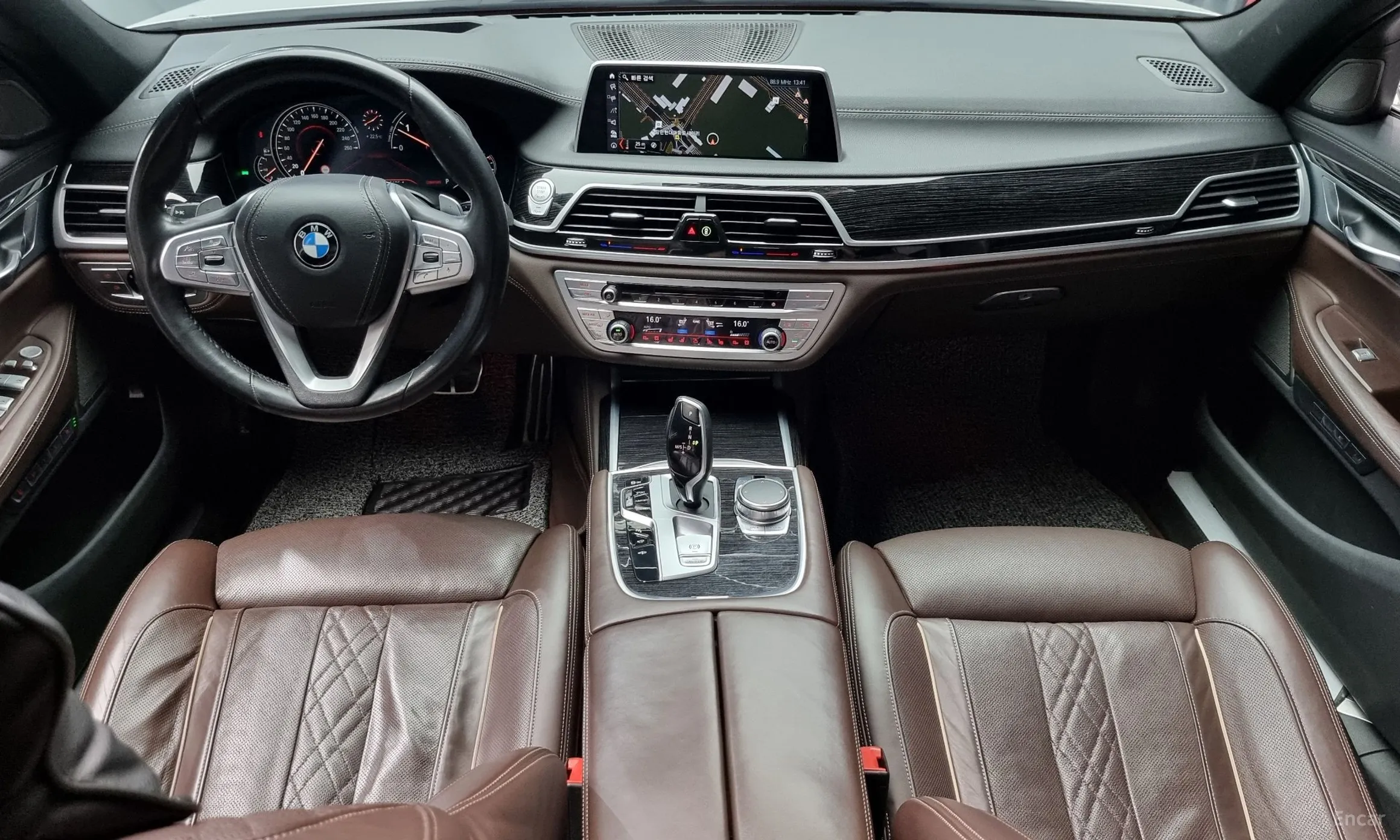 BMW 7 Series (G11) превью 4