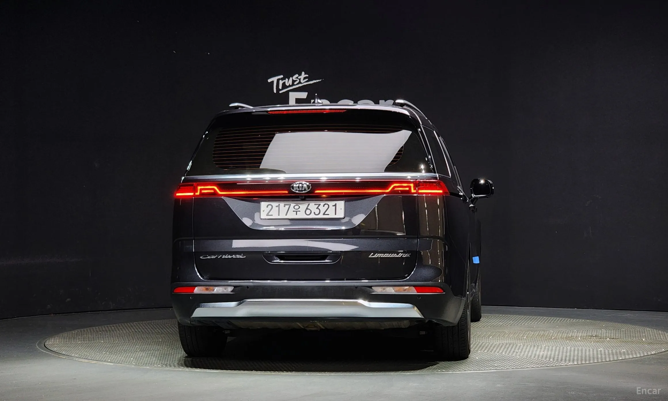 Kia Carnival Gen 4 превью 3