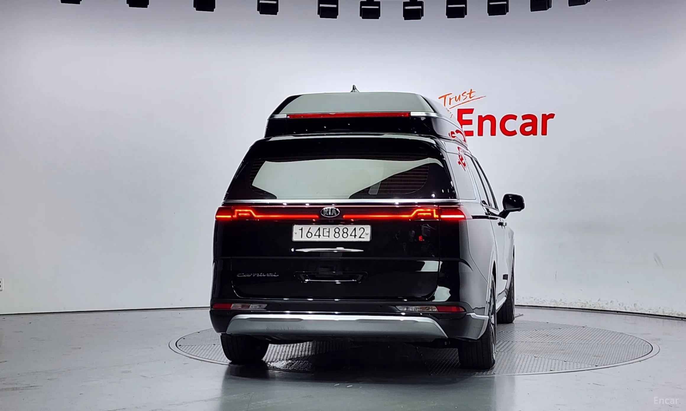 Kia Carnival Gen 4 превью 3