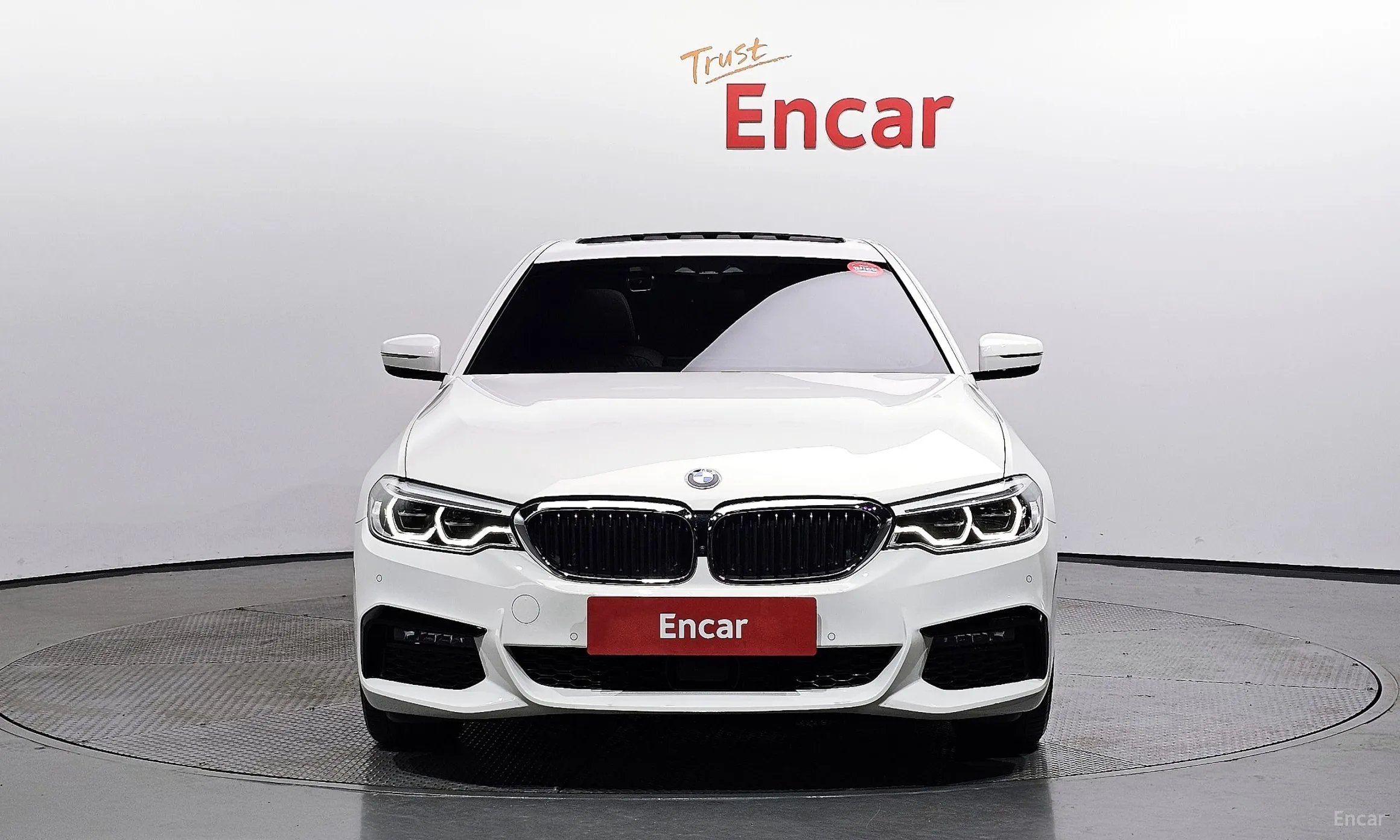 BMW 5 Series (G30) превью 2