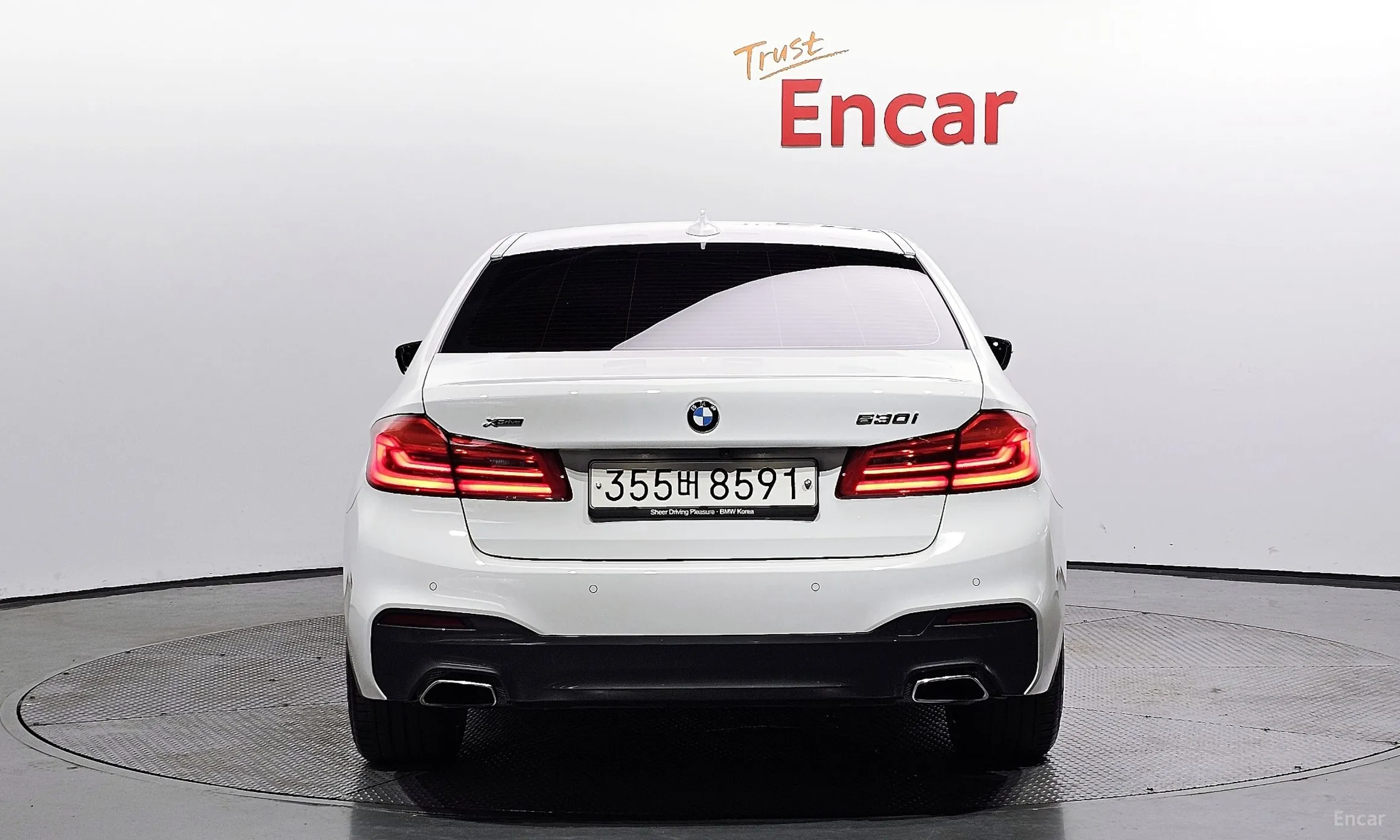 BMW 5 Series (G30) превью 3