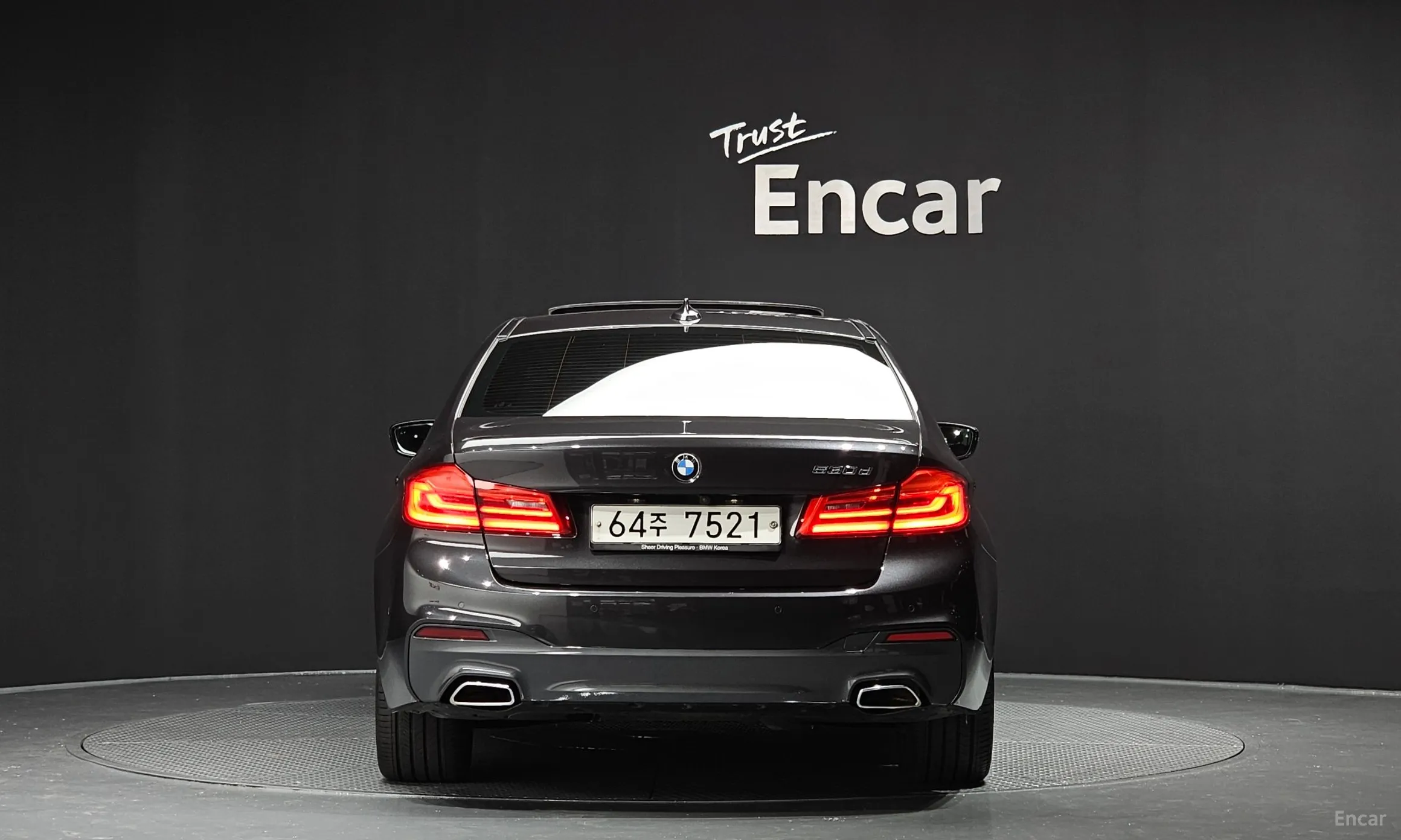 BMW 5 Series (G30) превью 3
