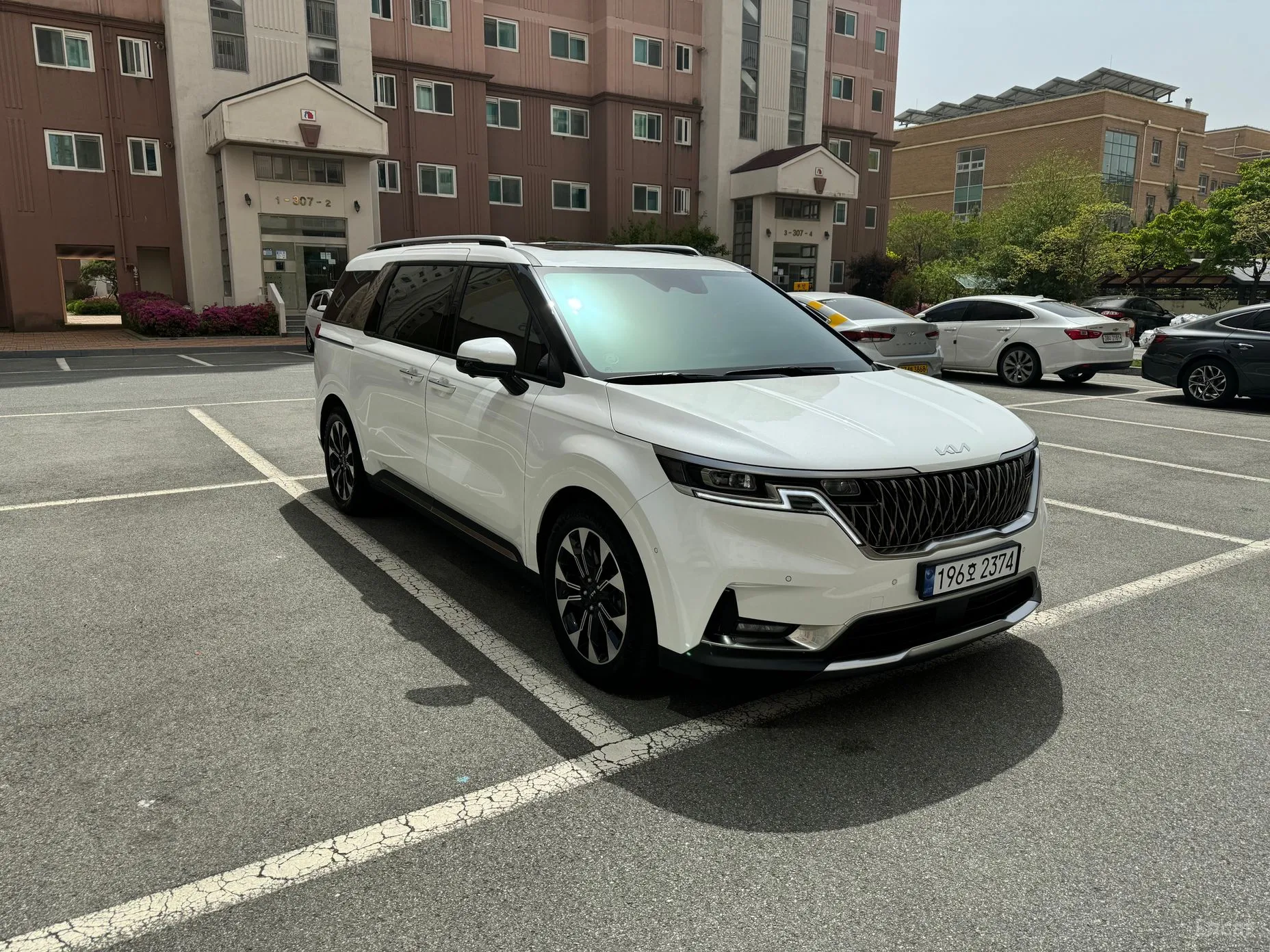 Kia Carnival Gen 4 превью 3