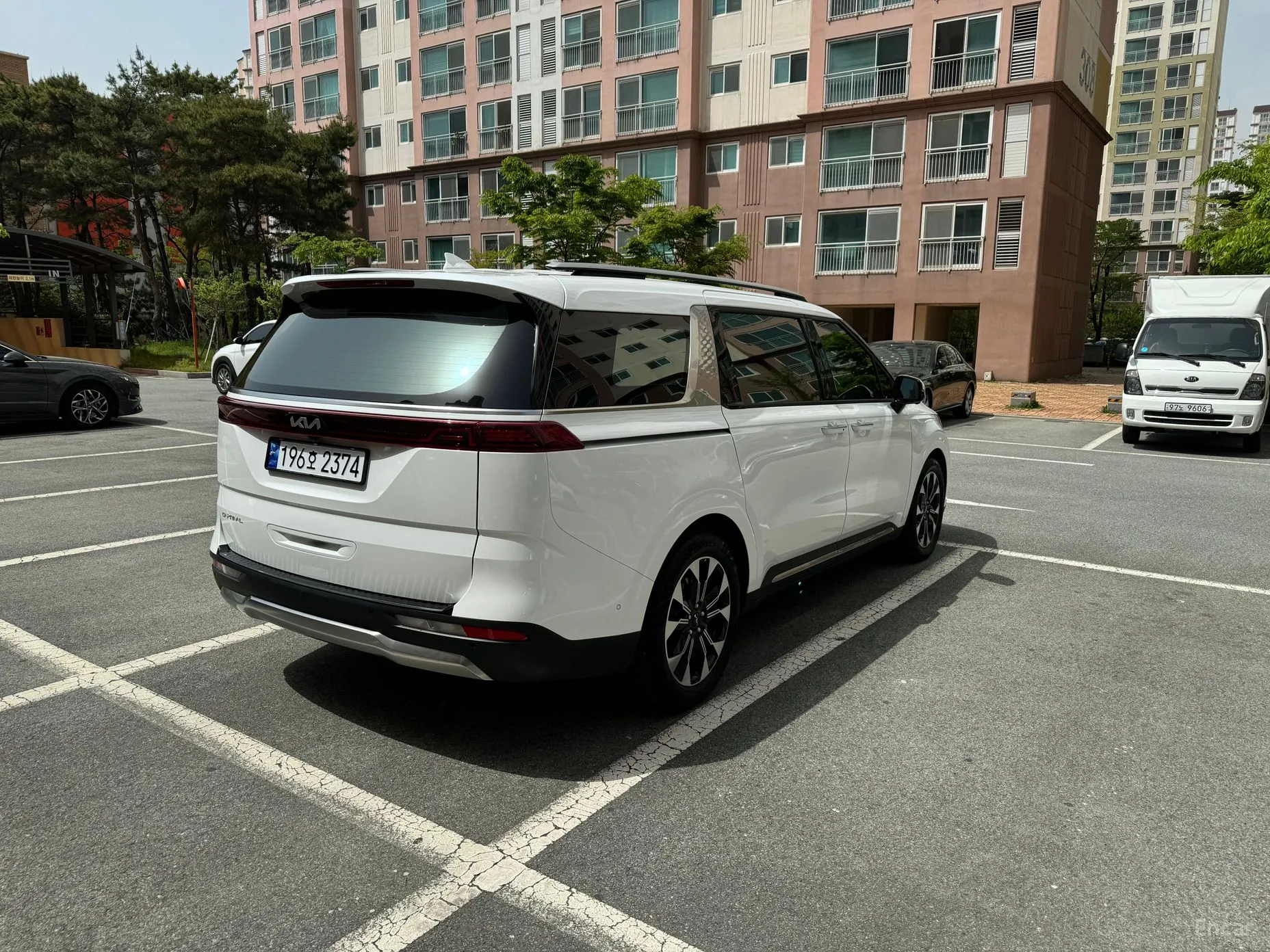 Kia Carnival Gen 4 превью 4